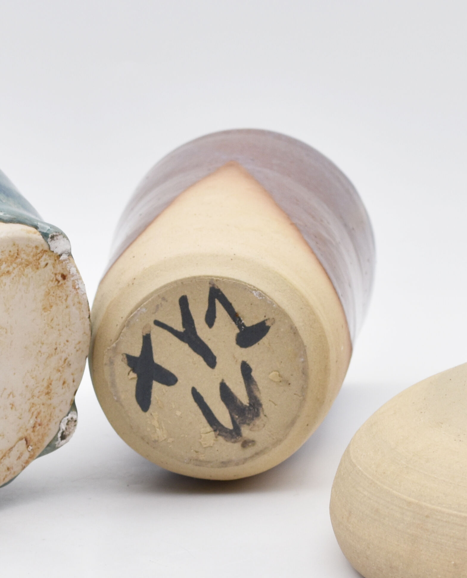 Vase roll in purple enamelled sandstone