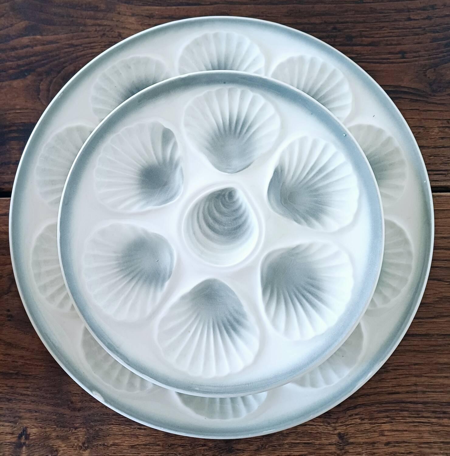 Set of 11 + 1 oyster plates Moulin des Loups