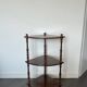Etagère d'angle vintage en bois à trois niveaux