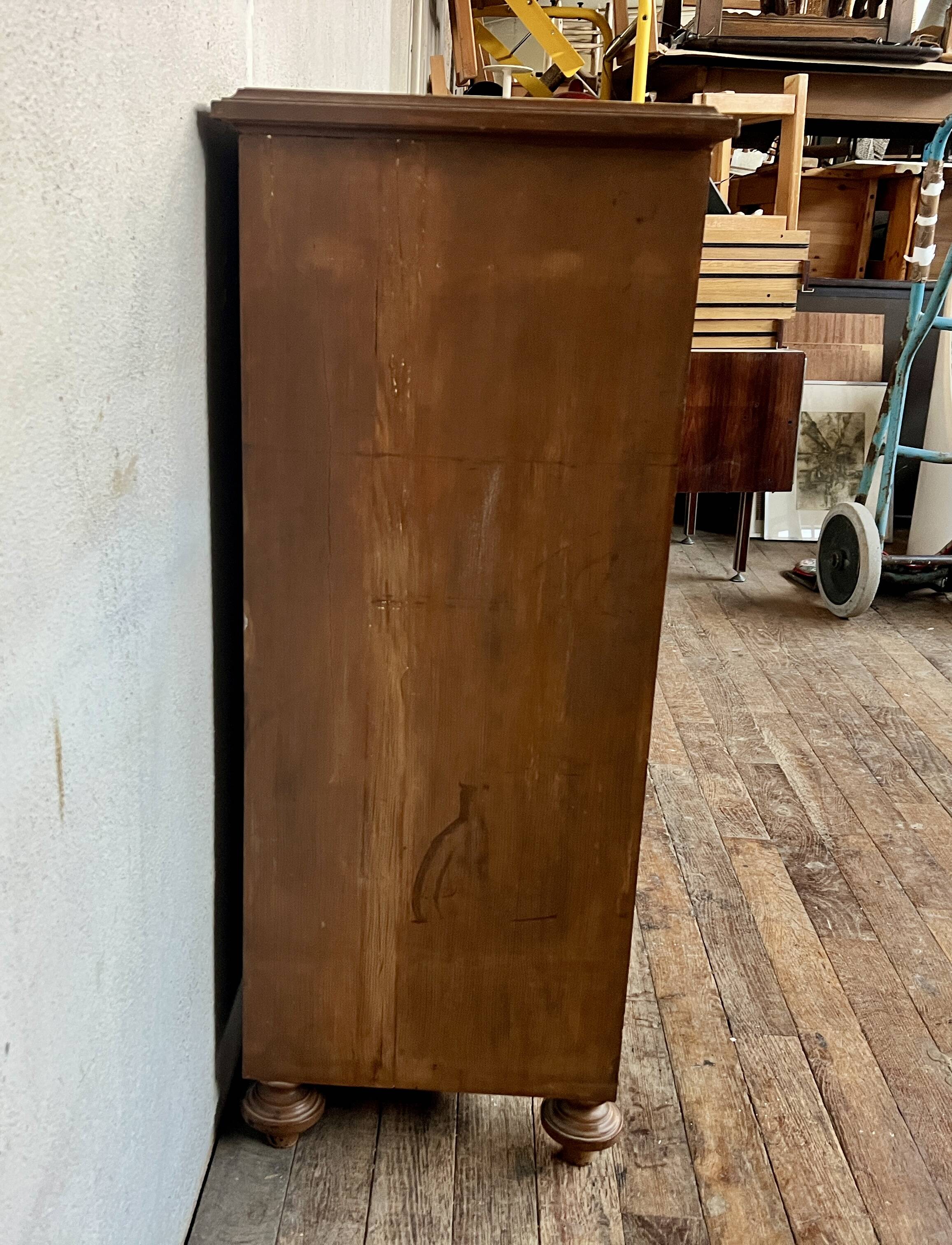 Vintage narrow chest of drawers / bedside table