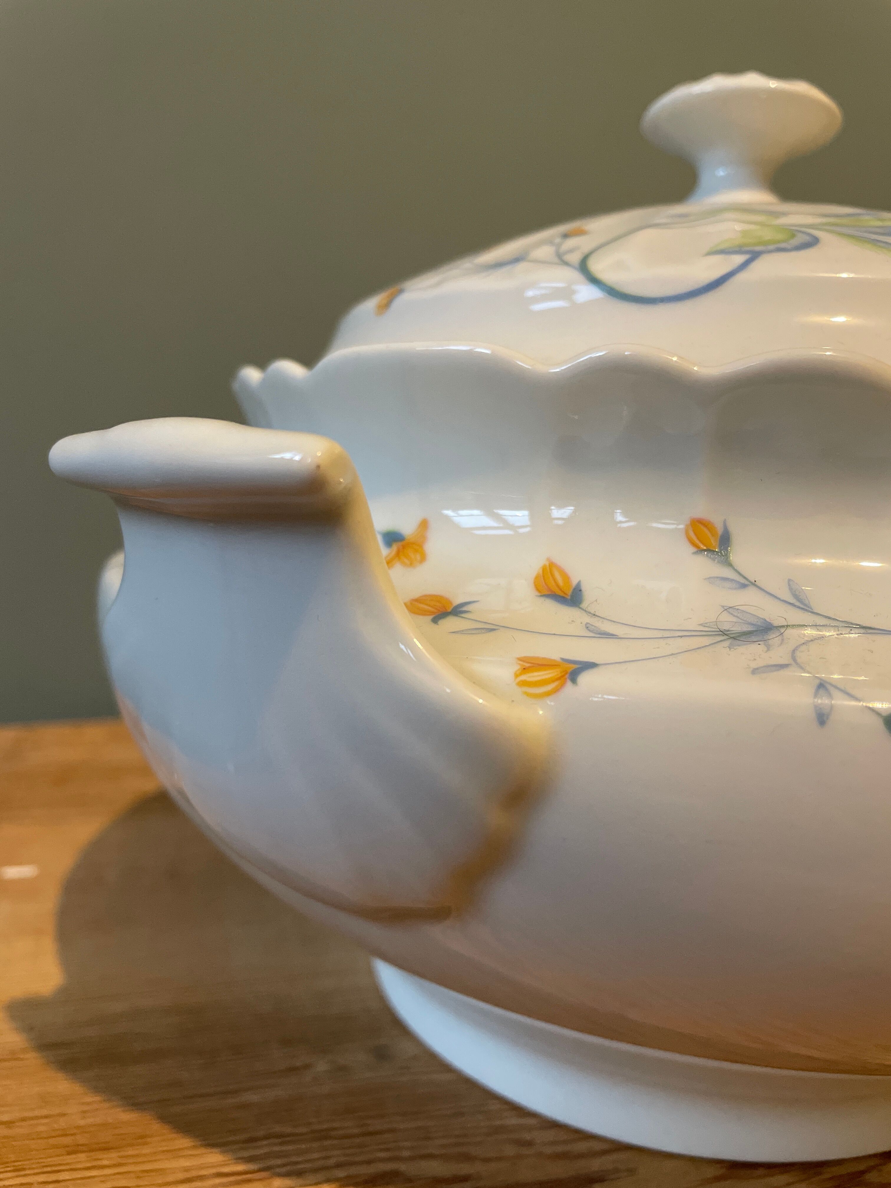 Soupière en porcelaine fine « Laurent », fabrication Italienne
