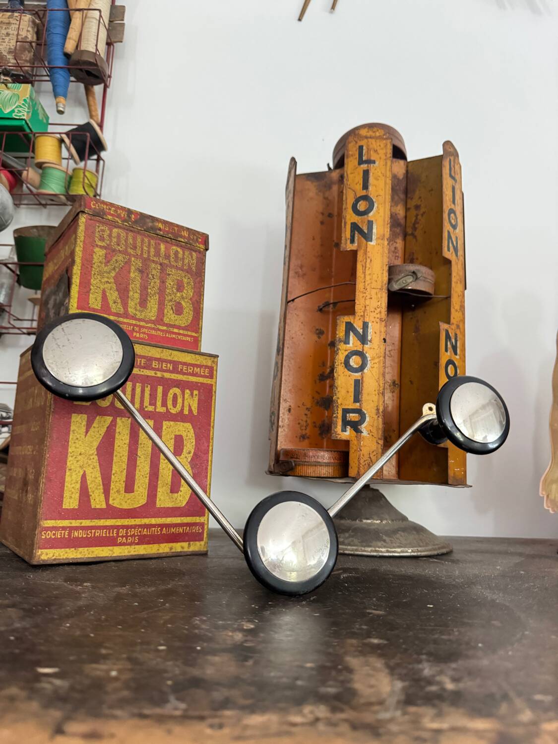 Vintage 3-hook wall-mounted coat rack