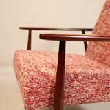 Fauteuil scandinave et repose-pieds couleur homard rouge design by H. Lis