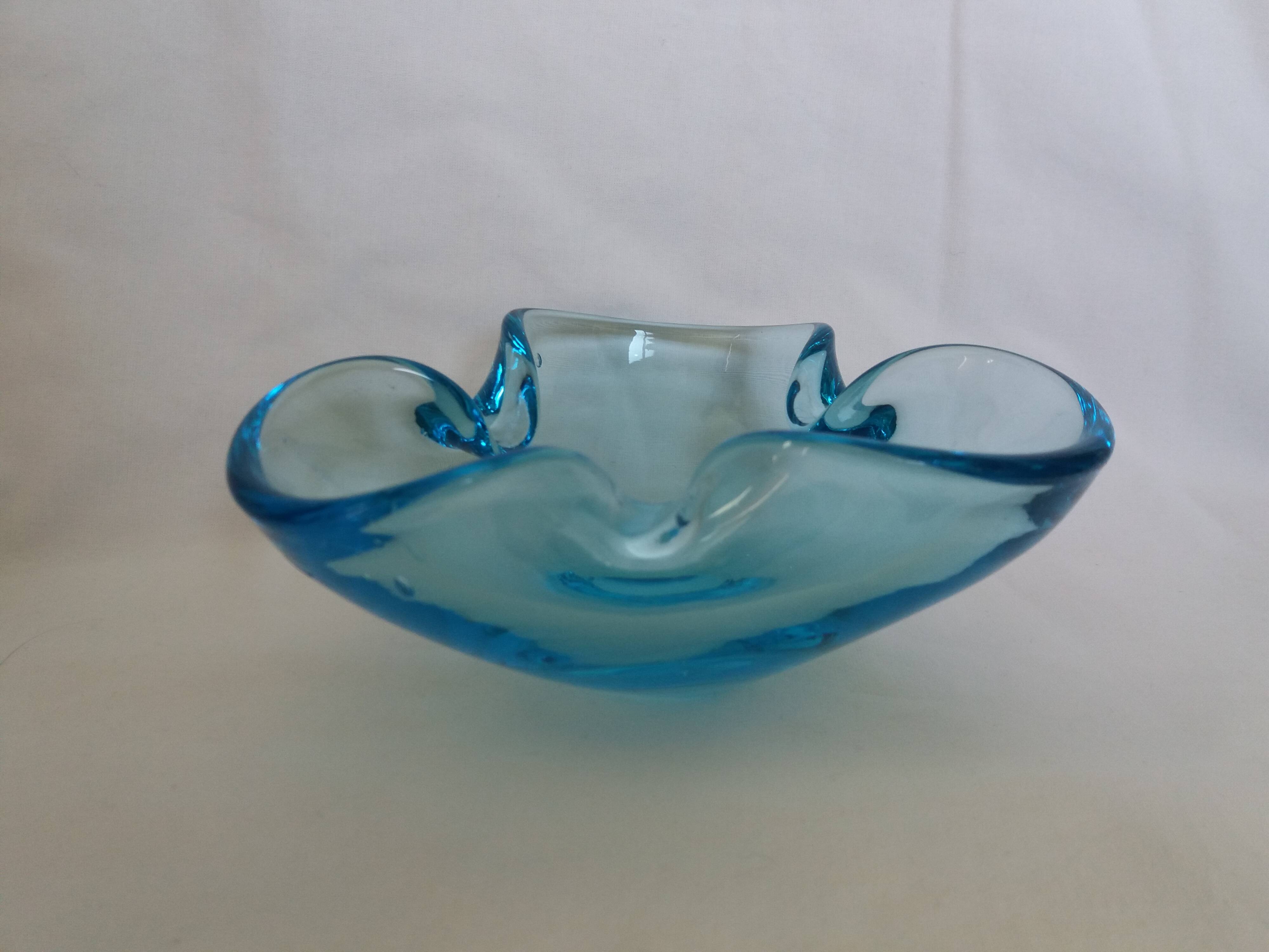 Murano turquoise blue glass trilobed empty pocket ashtray