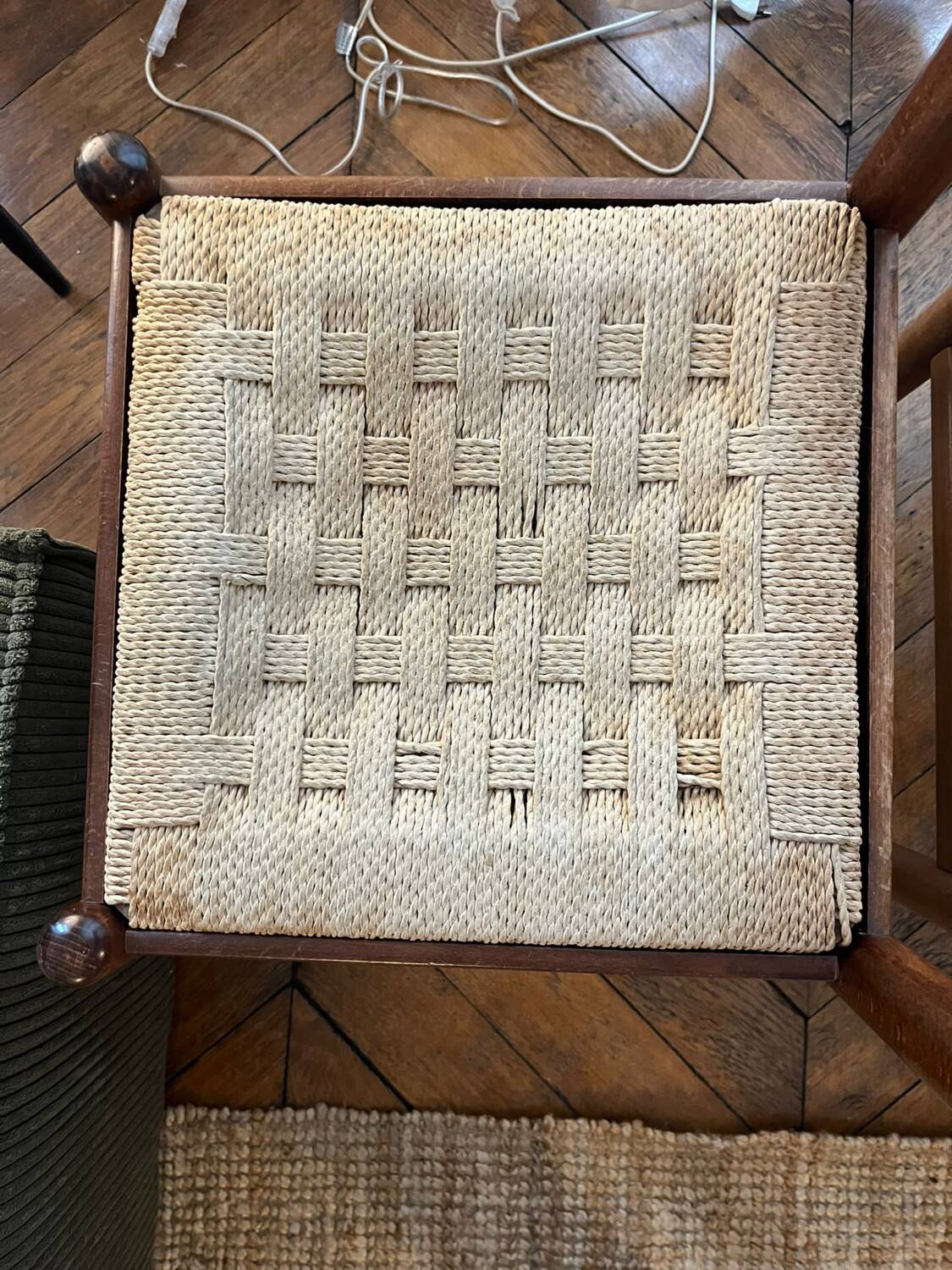 Set of 2 straw chairs