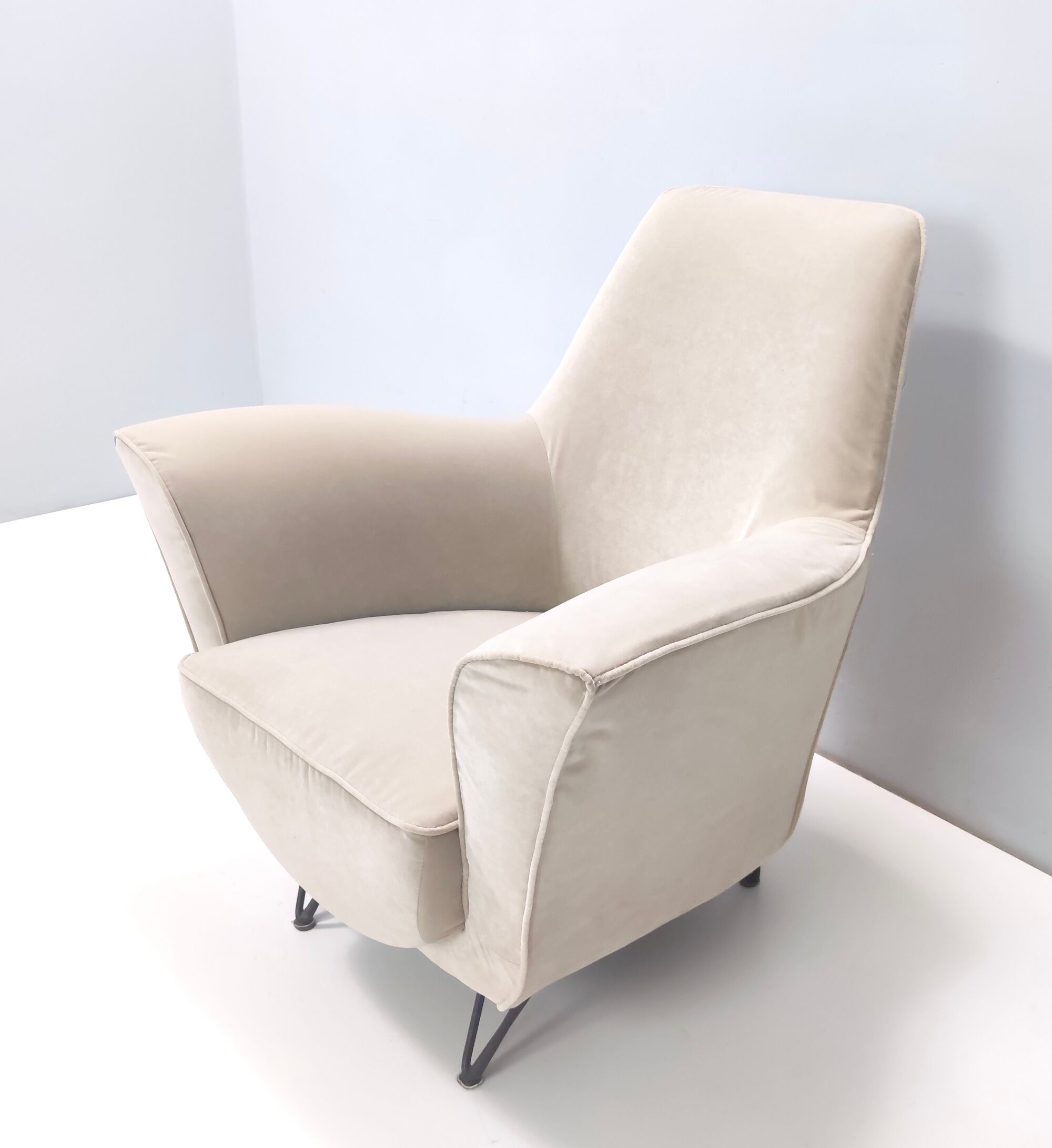 Vintage ivory fabric armchair, Italy