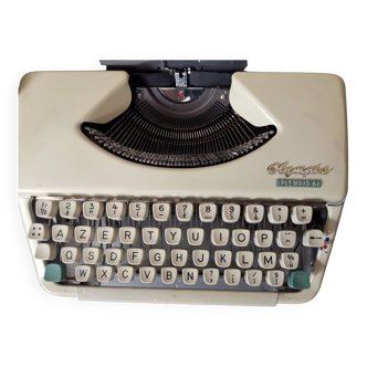 Olympia Splendid 66 typewriter