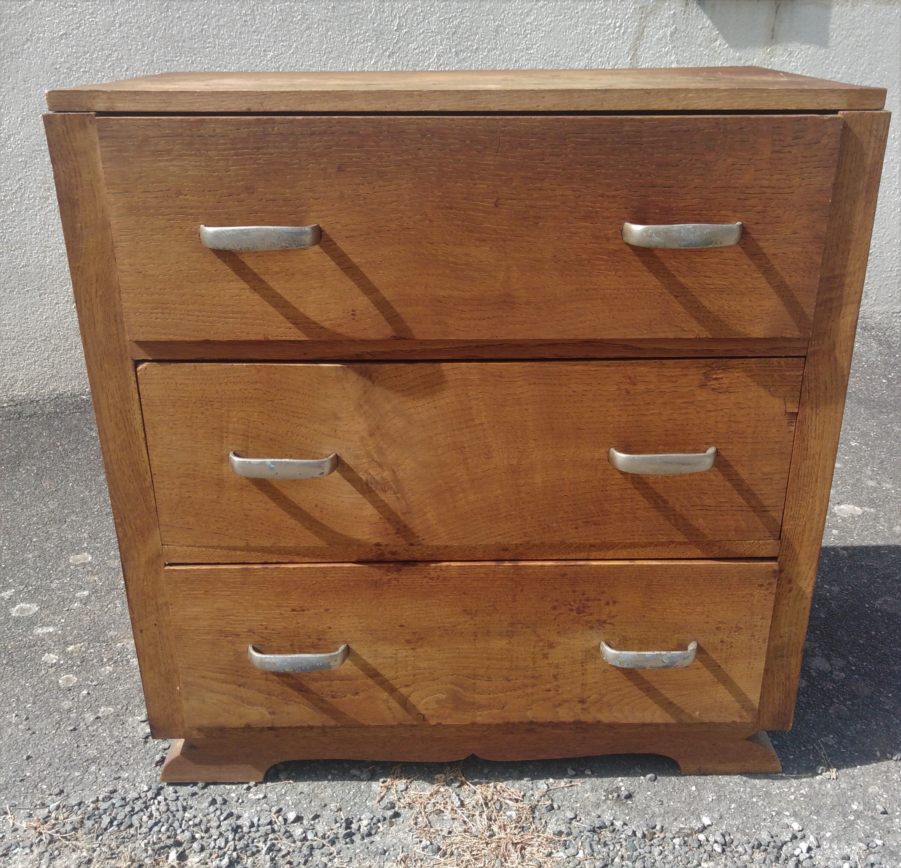 Art deco style chest of drawers