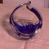 Cendrier en verre soufflé transparent et bleu avec une forme design