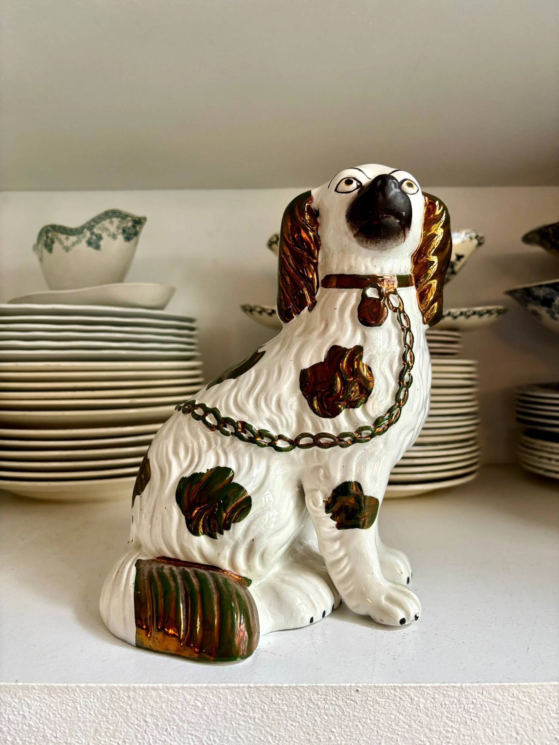 Chien, cavalier king charles en faïence staffordshire n°6, vers 1860