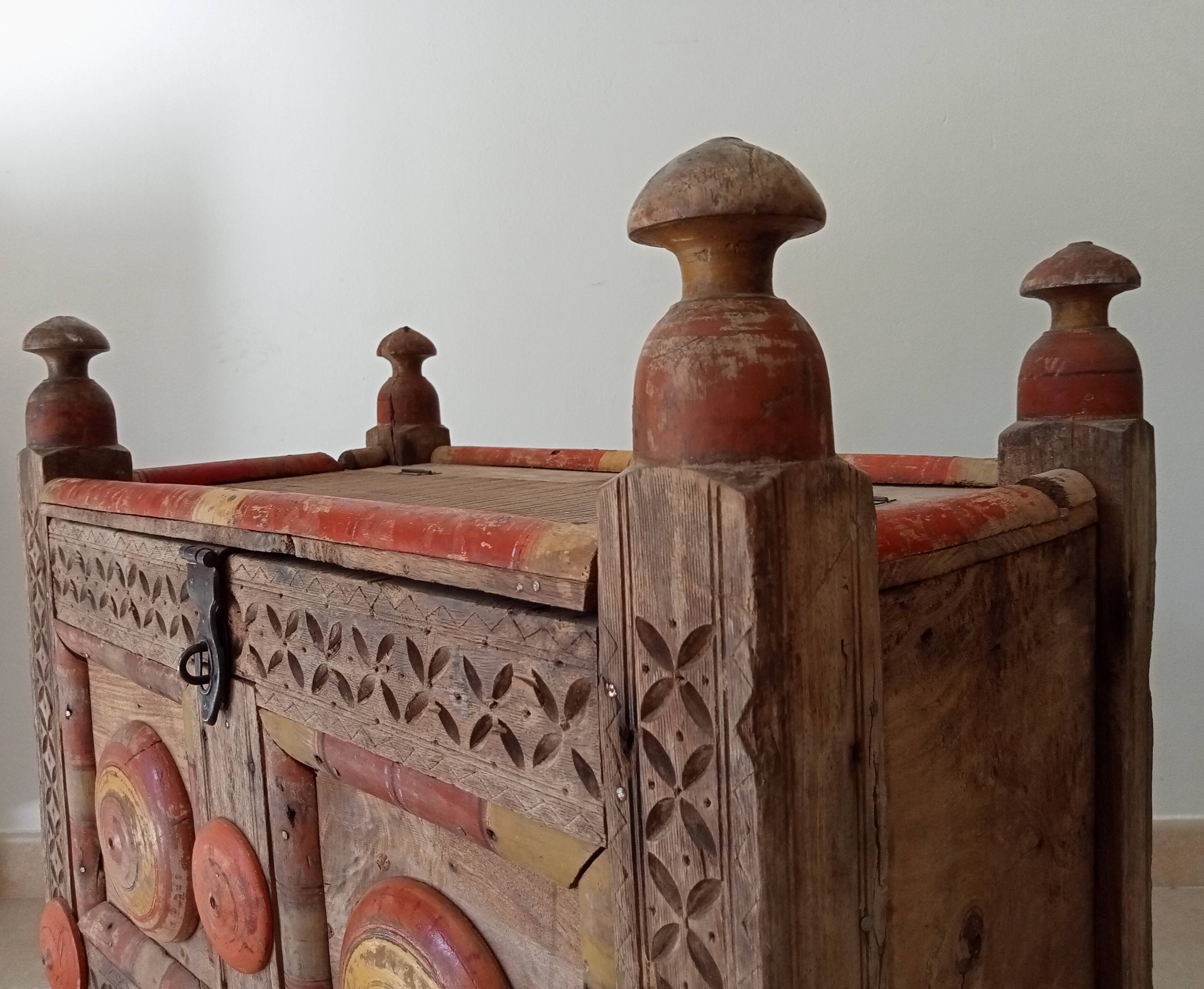 Antique Pakistani chest from the end of the 19th century