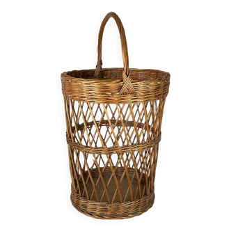 Large vintage wicker basket 🧺