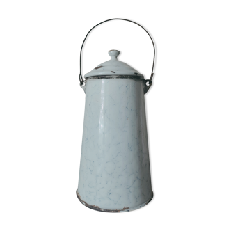 Enamelled metal milk pot