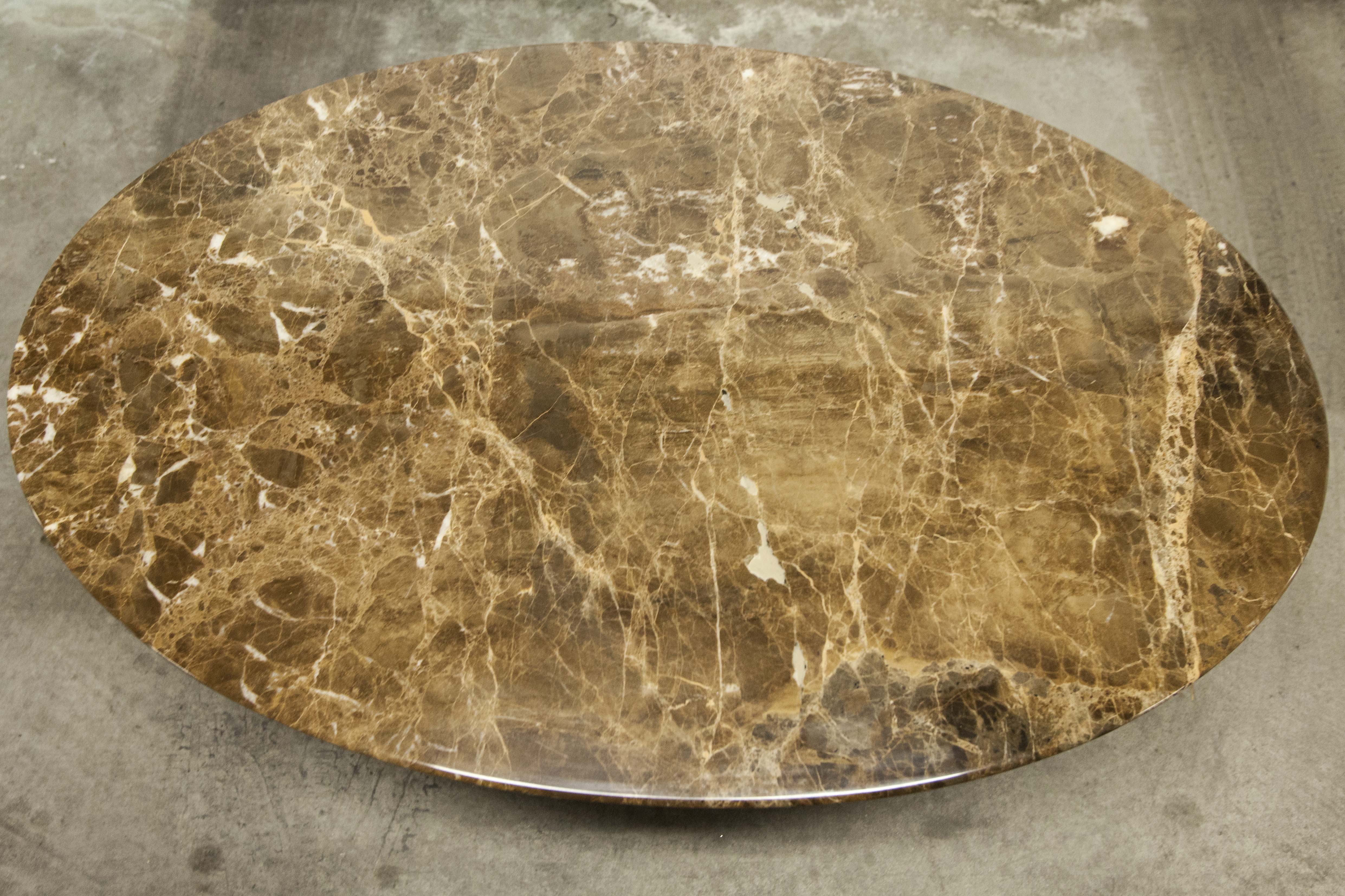 Oval coffee table by Eero Saarinen for Knoll