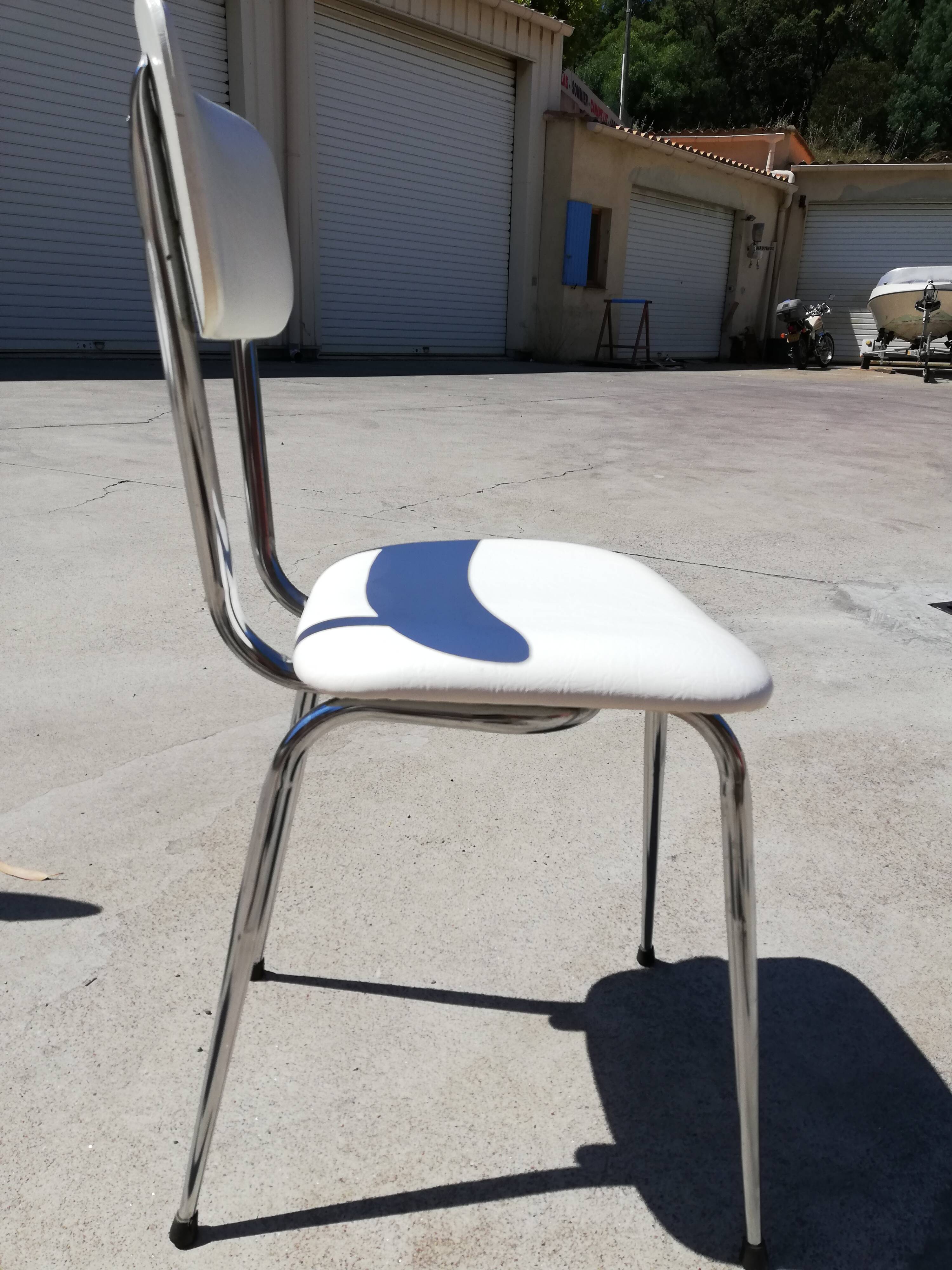 Set table and kitchen chairs in formica and skai