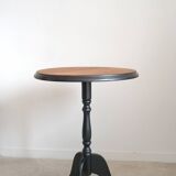 Tripod pedestal table