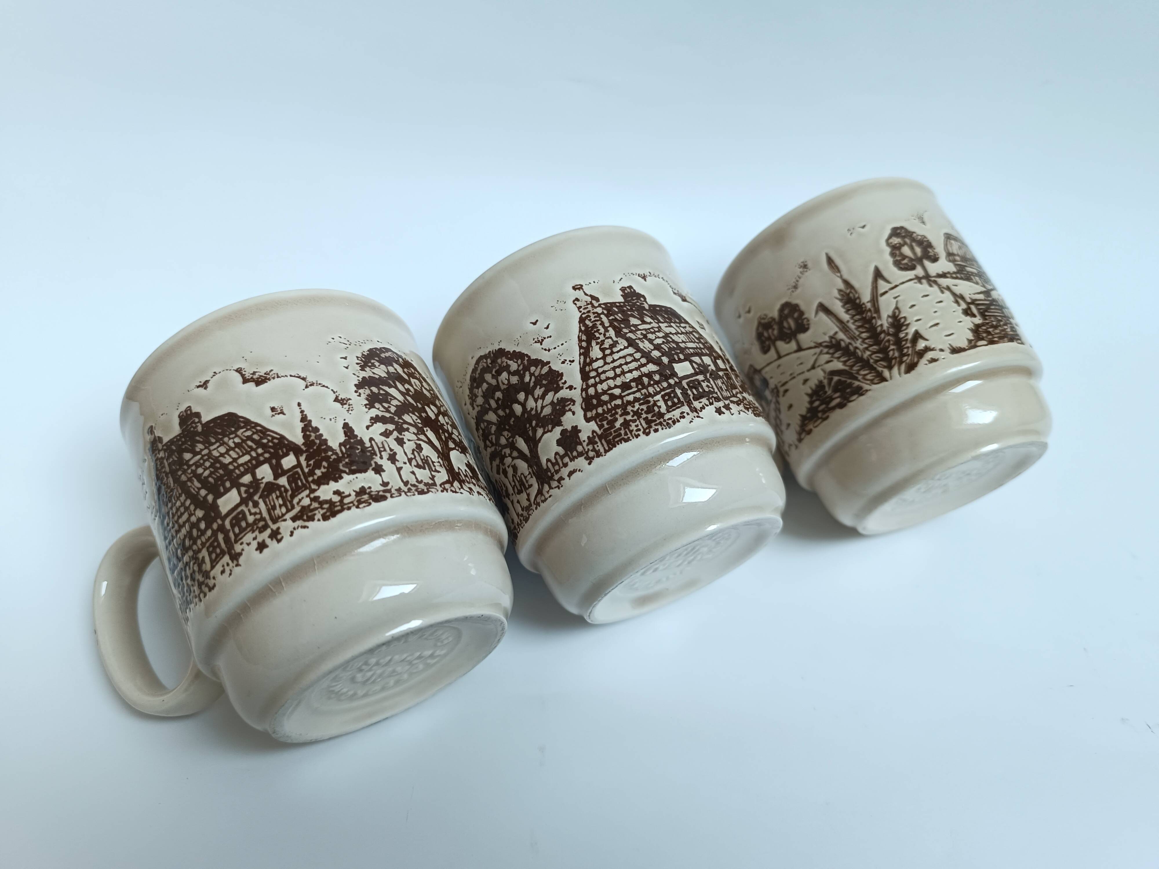 Mugs anglaises Staffordshire
