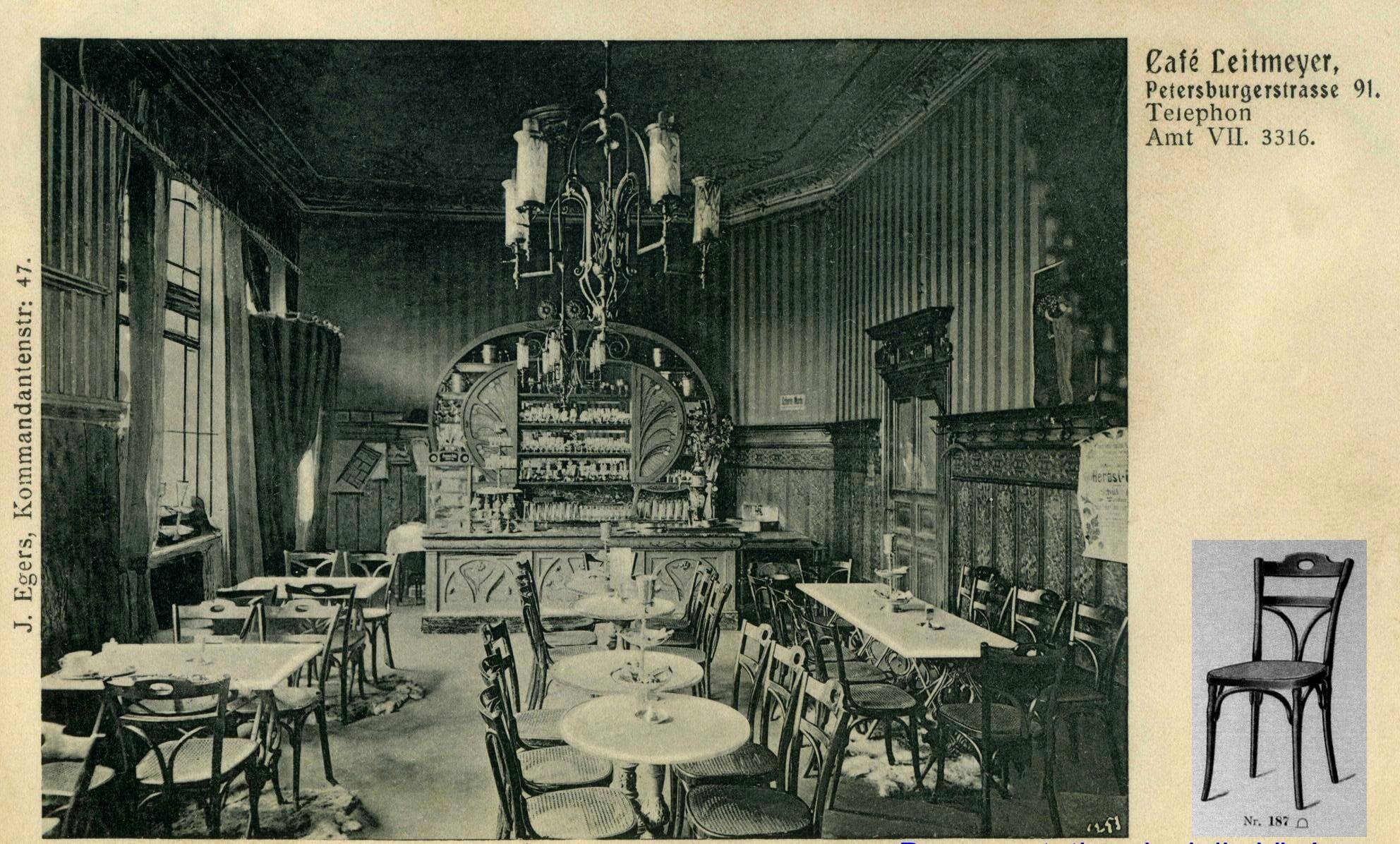 2 bistro chairs from 1905 by KOHN No. 187, wooden seats with 5 fleur-de-lis motifs