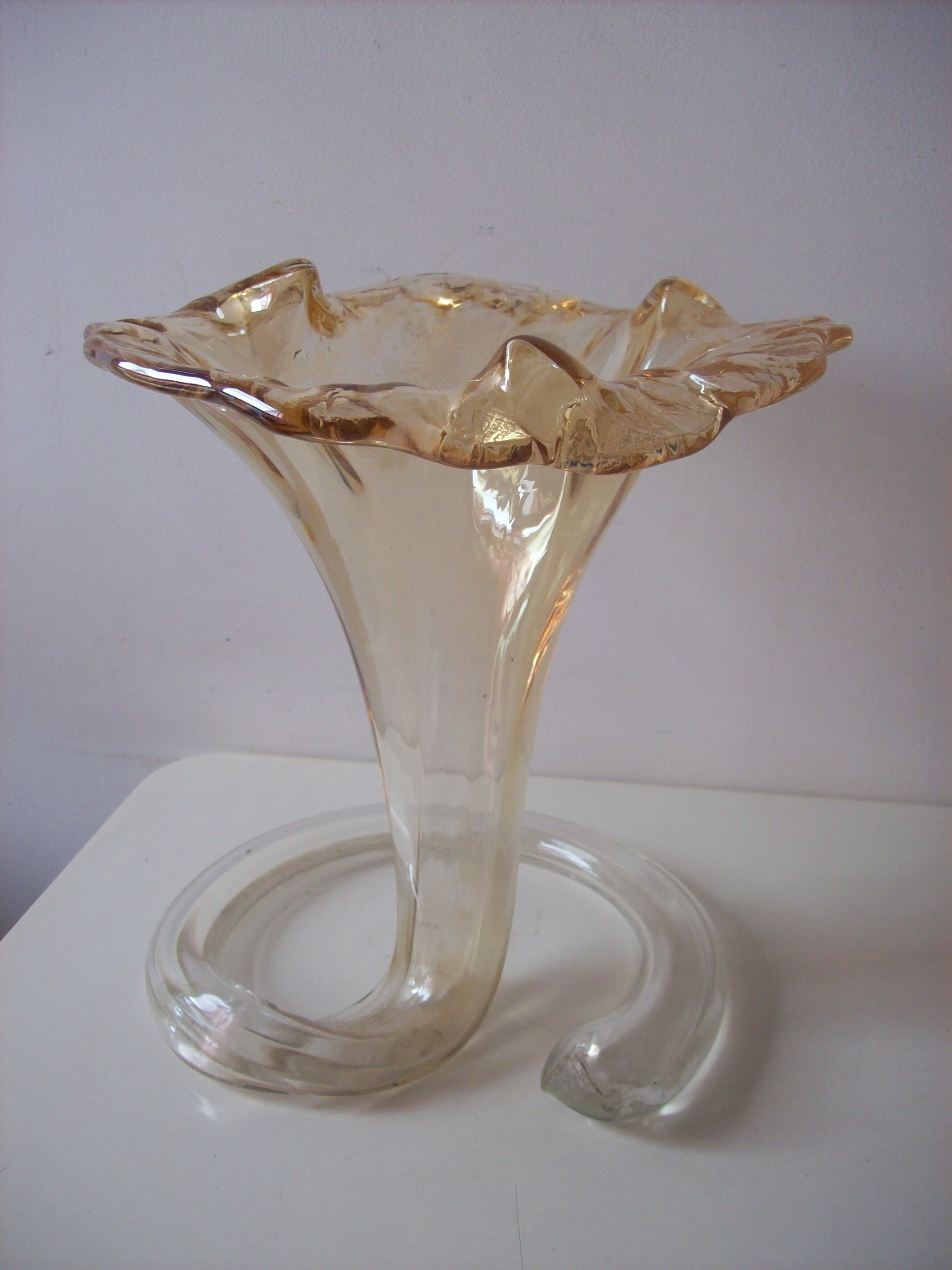 Murano blown glass corolla vase
