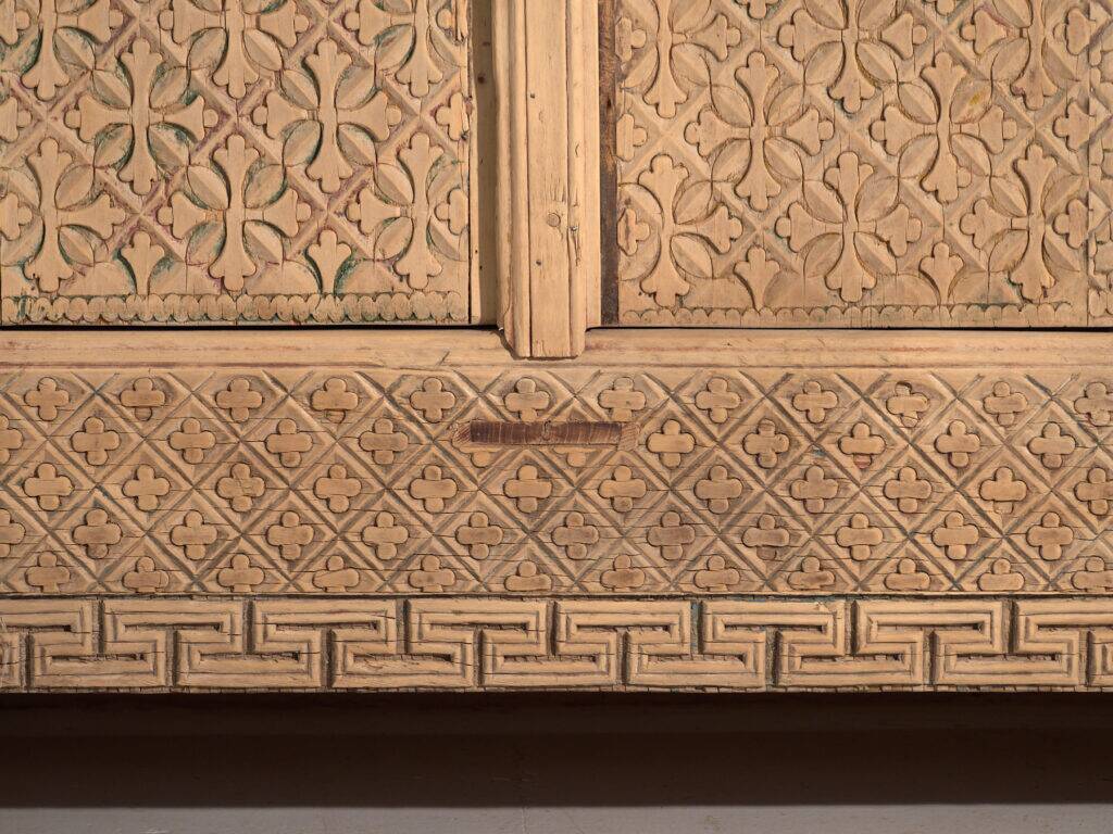 Old carved pine wood buffet – Gansu, around 1900