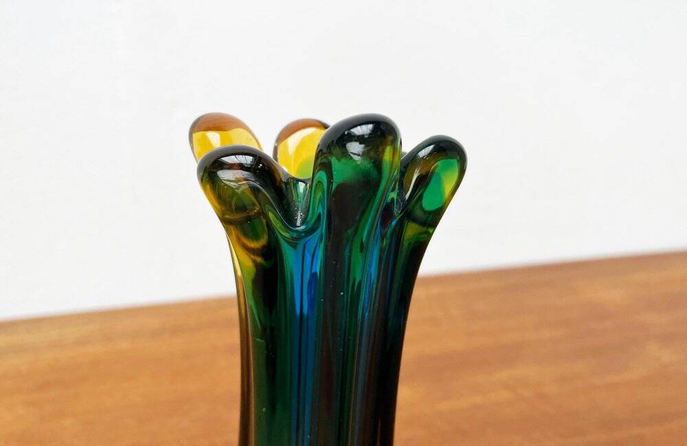 Italian Sommerso vase in Murano glass attributed to Flavio Poli for Seguso, 1970s.