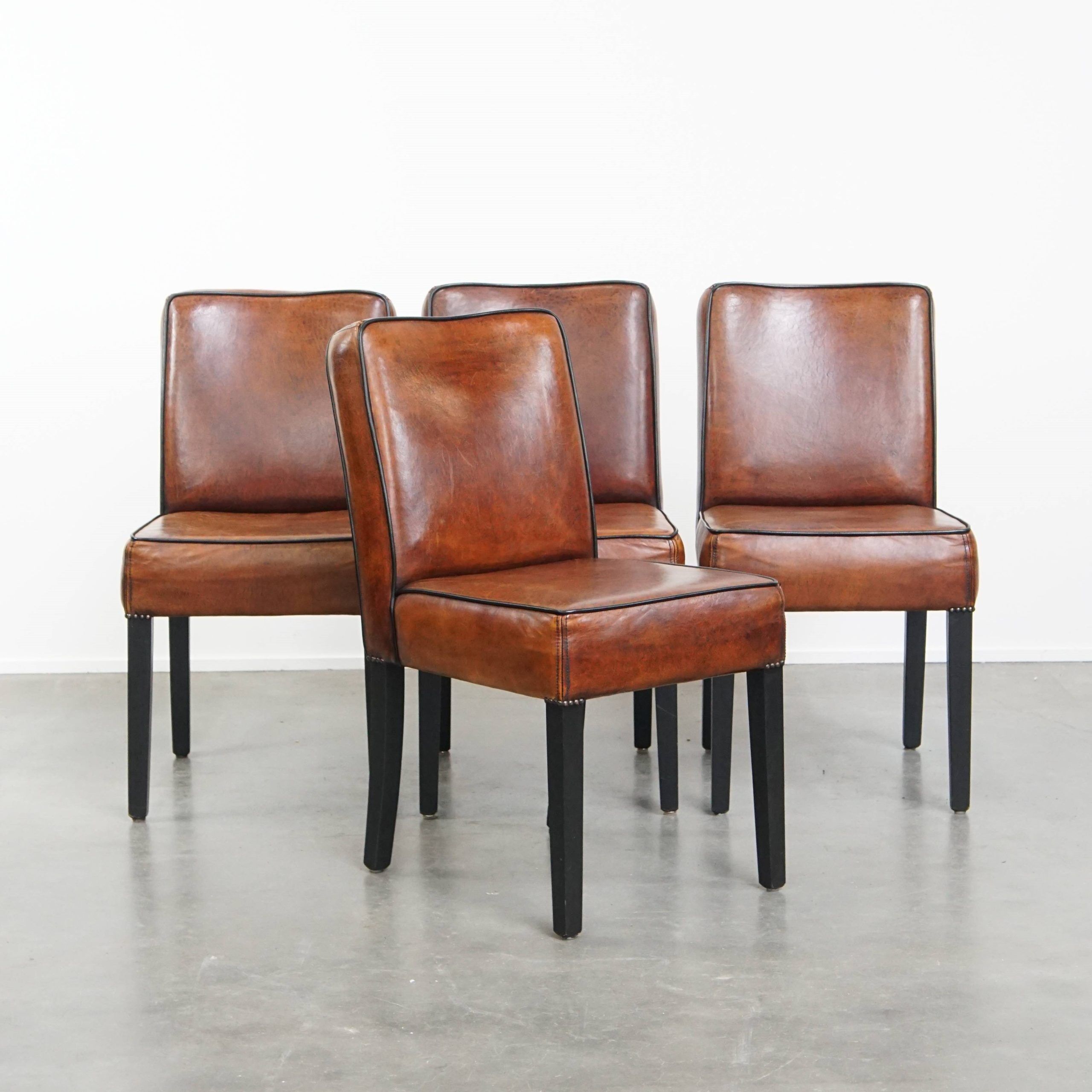 Luxury set of 4 comfortable dining chairs made of sheepskin leather