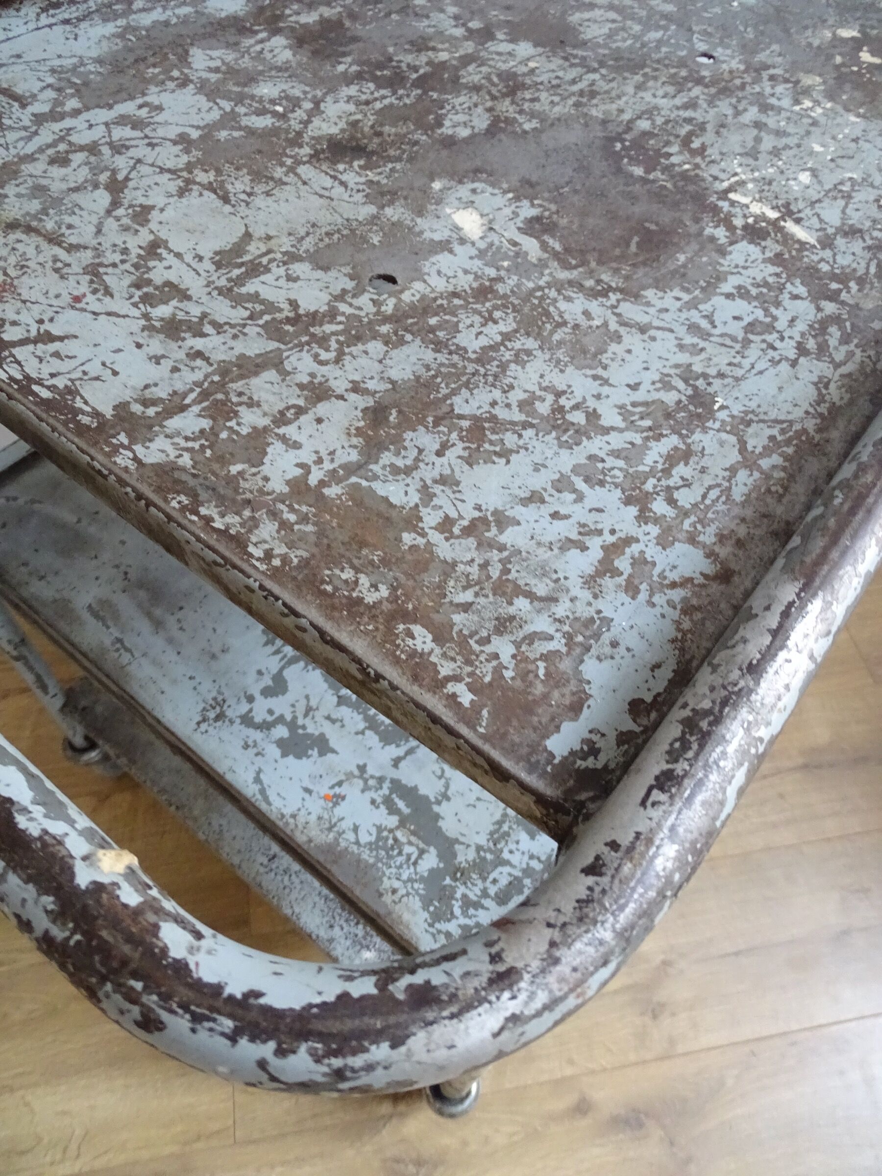 Industrial serving table