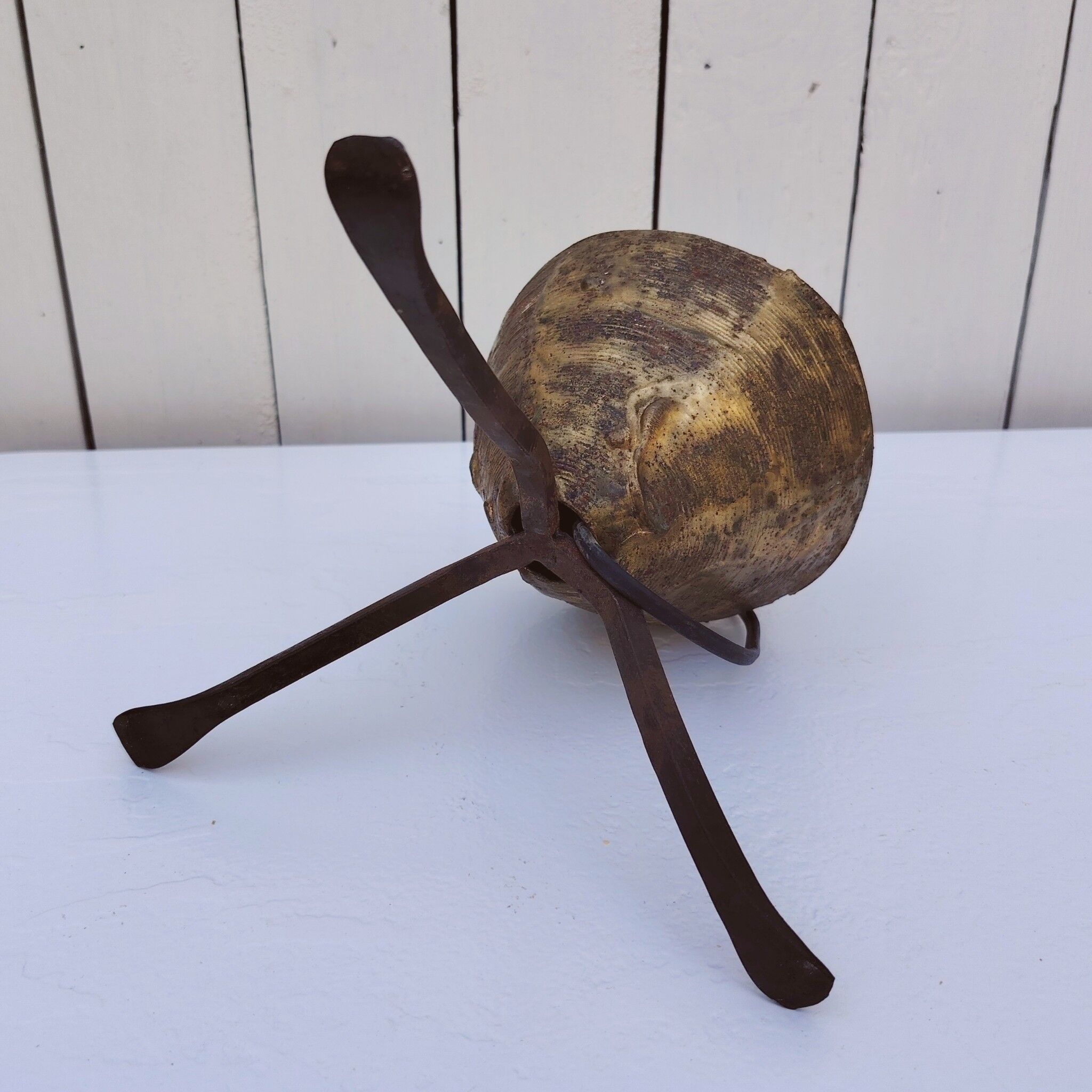 Brutalist lamp, patinated gold metal, Max Bre, 70s