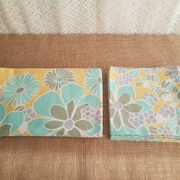 Round tablecloth and 6 napkins with vintage flower patterns