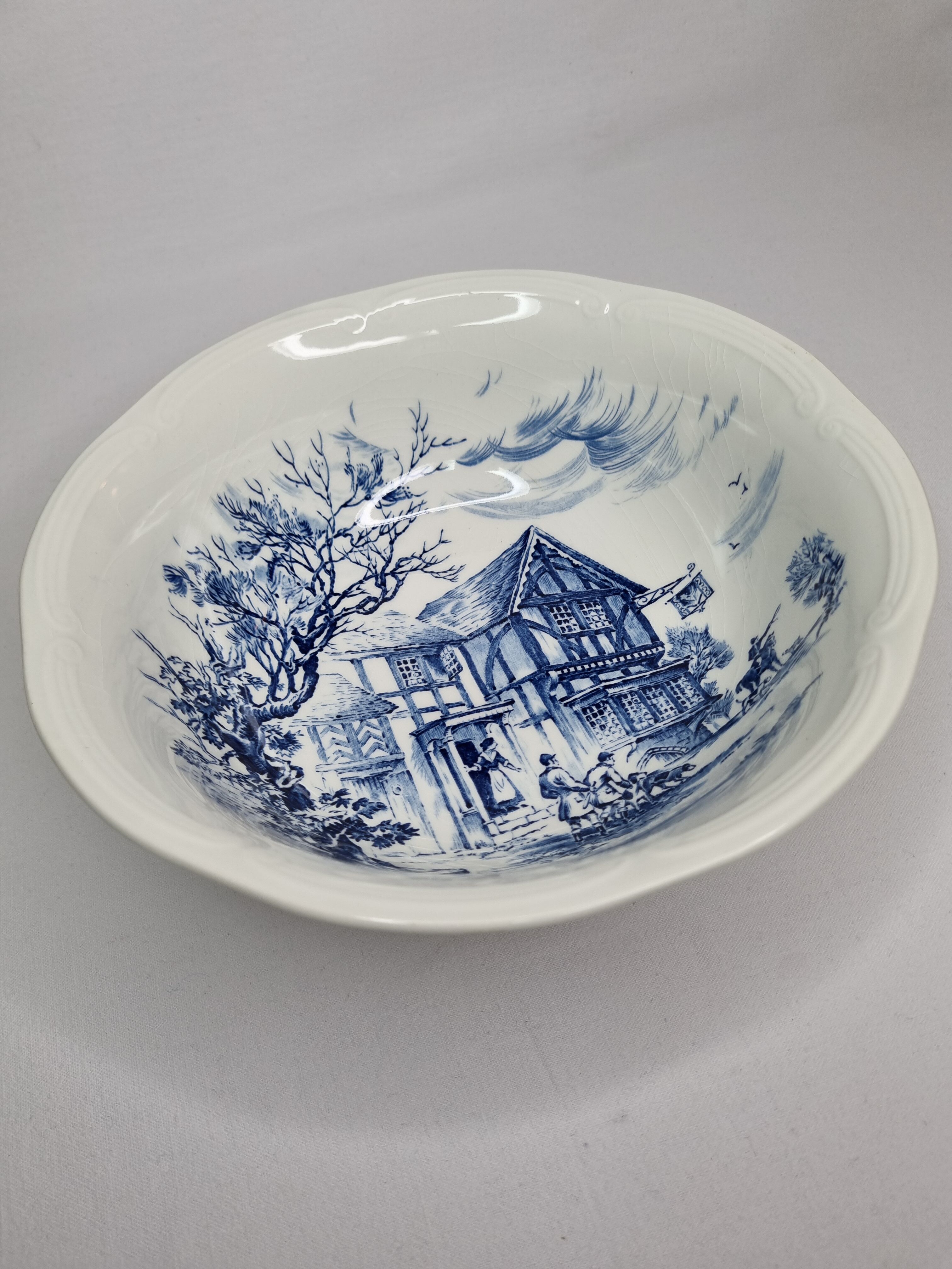 Earthenware vegetable with blue décor Gien Wedgwood