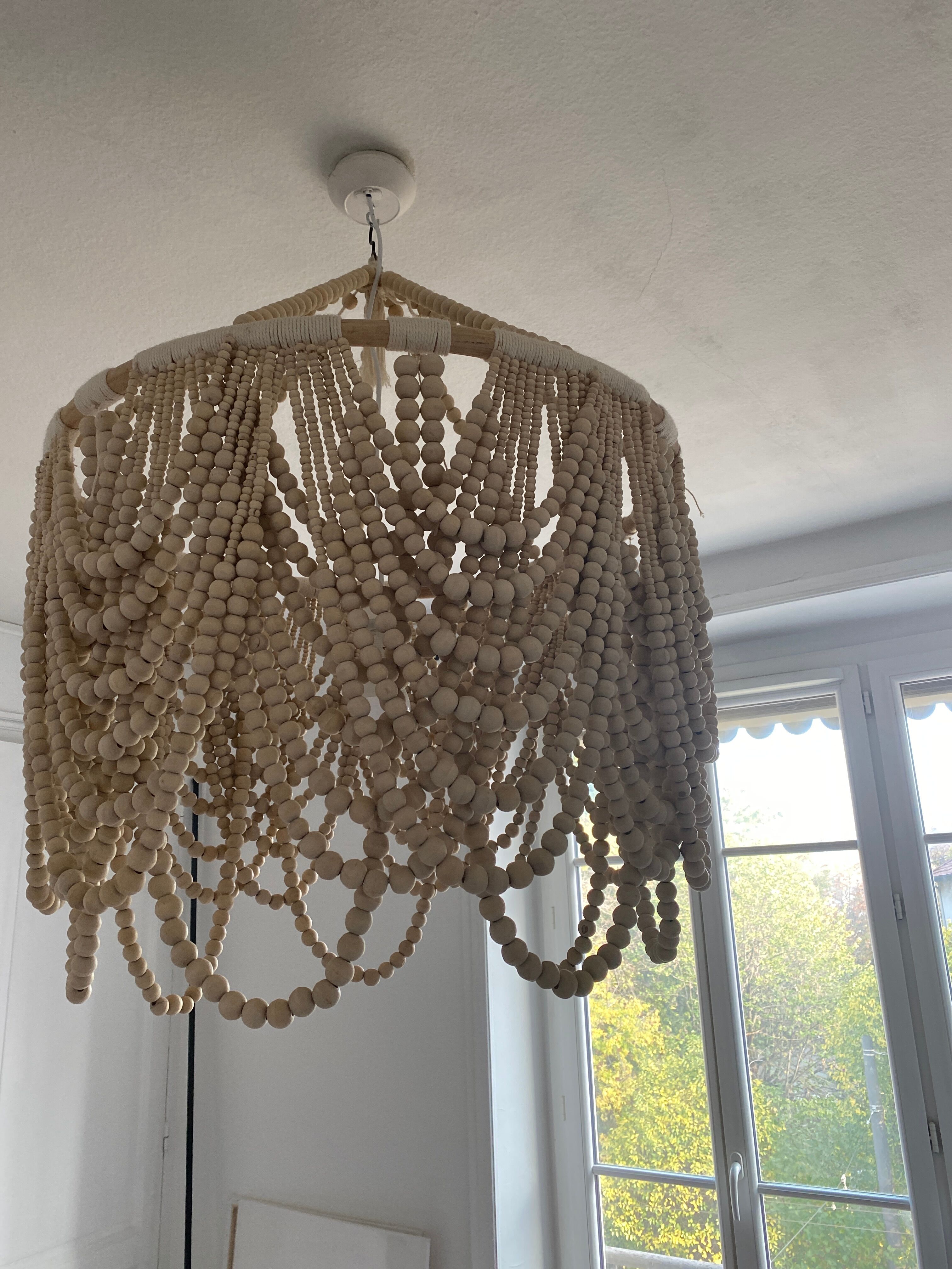 Suspension en bois naturel