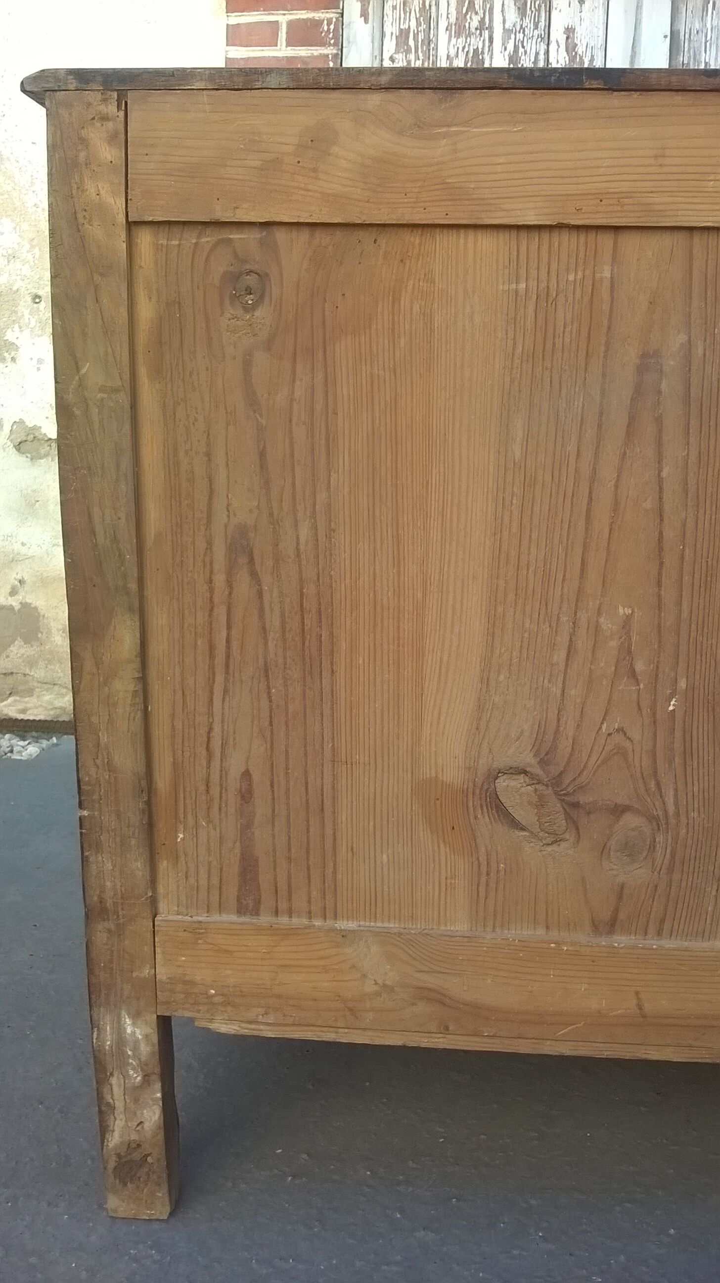 Louis XV dresser