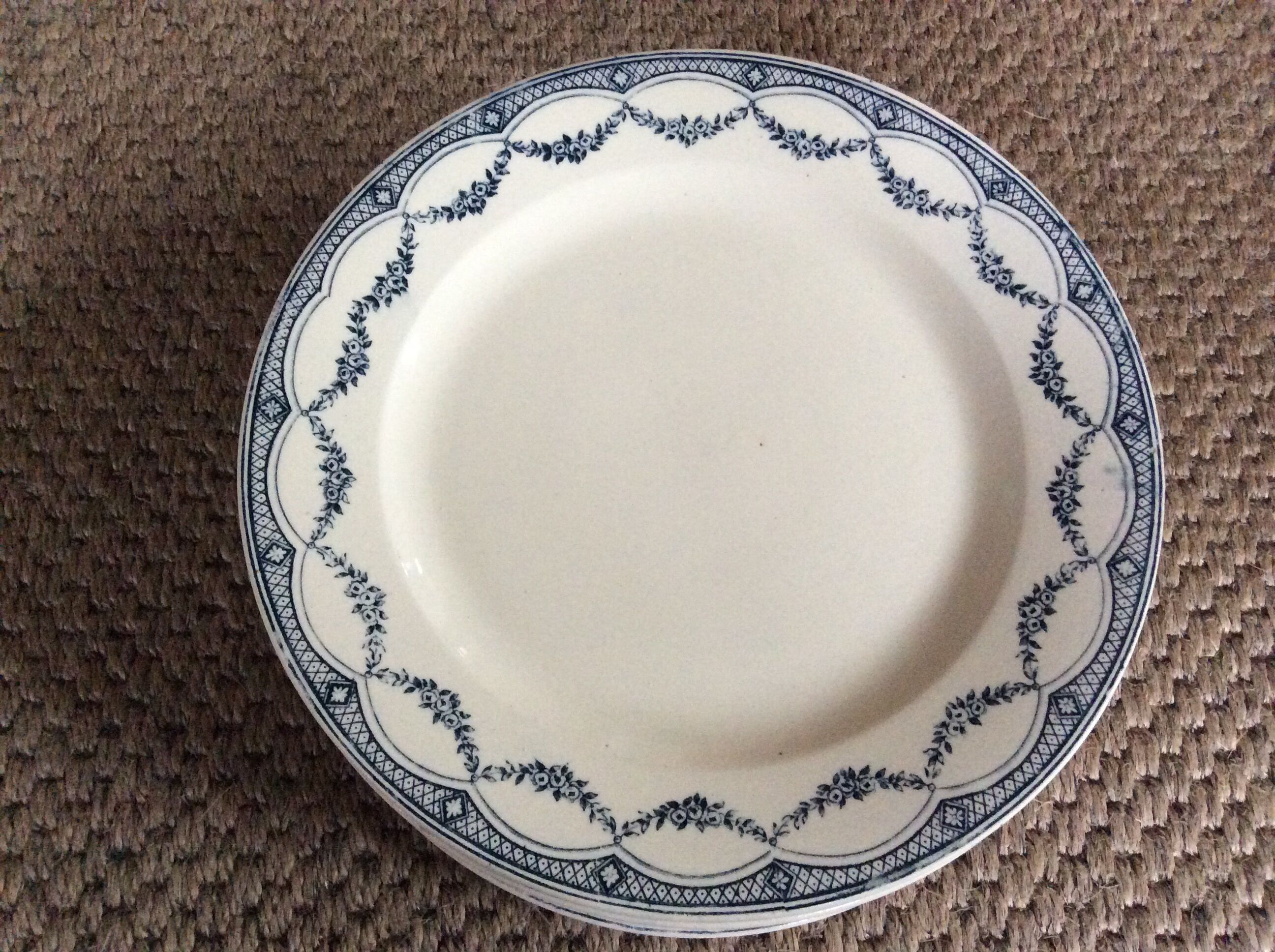 Series of 9 plates Terre de fer