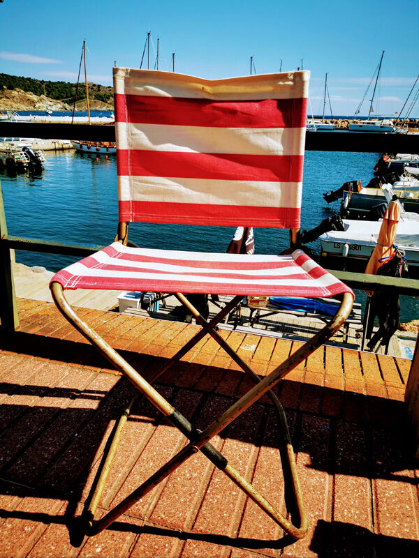 Foldable camping seat