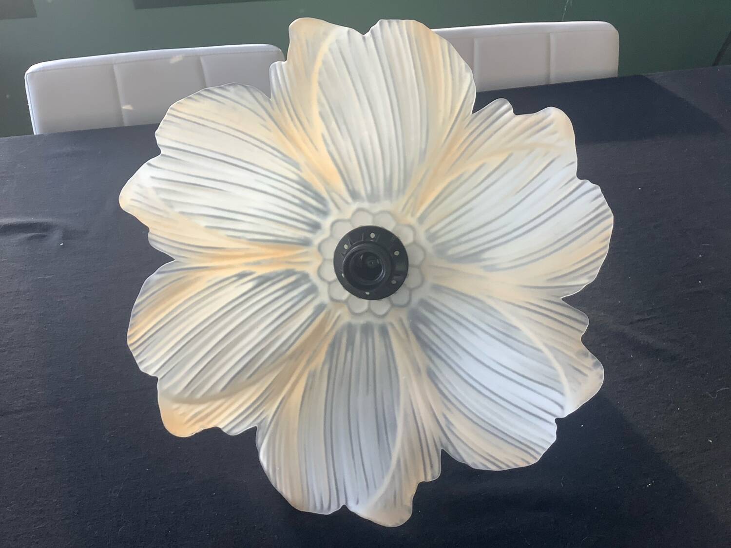 Vintage flower pendant light