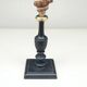 Ancien coquillage Pugilina sur socle en bois tourné - cabinet de curiosités