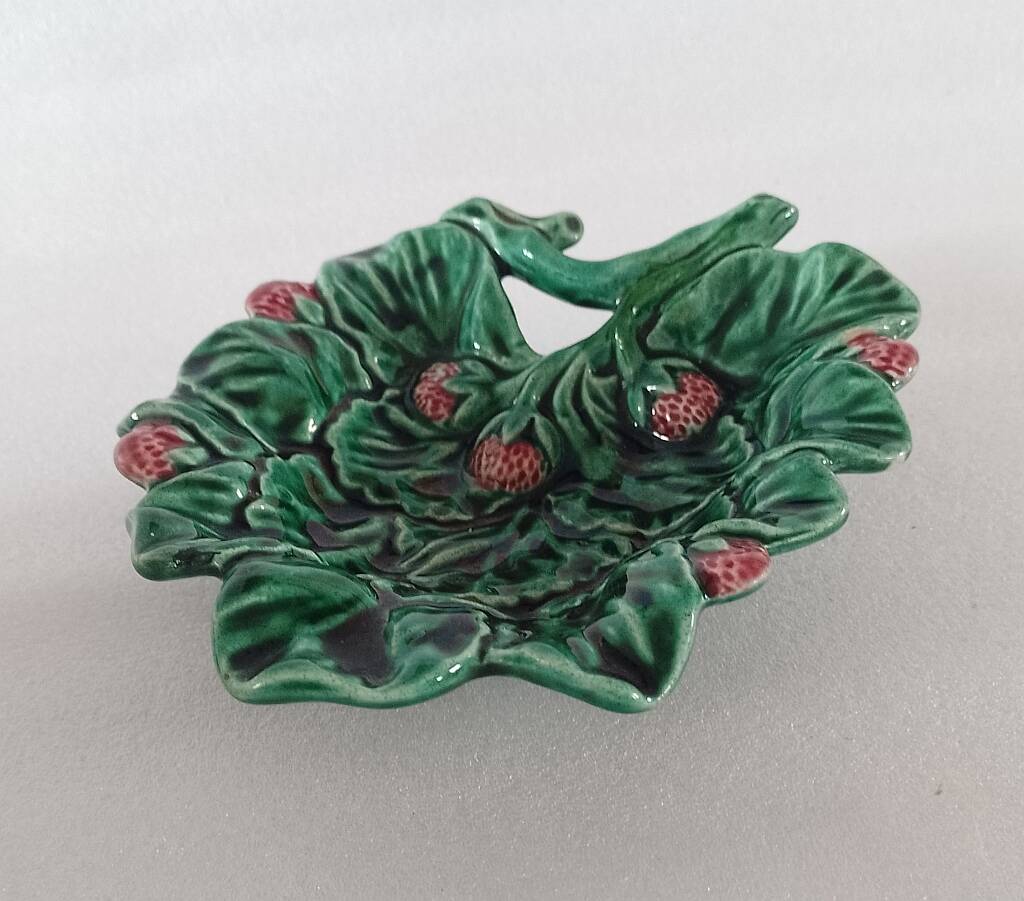 Vintage Majolica Strawberry Leaf Shaped Dish Ceramic Green Red
