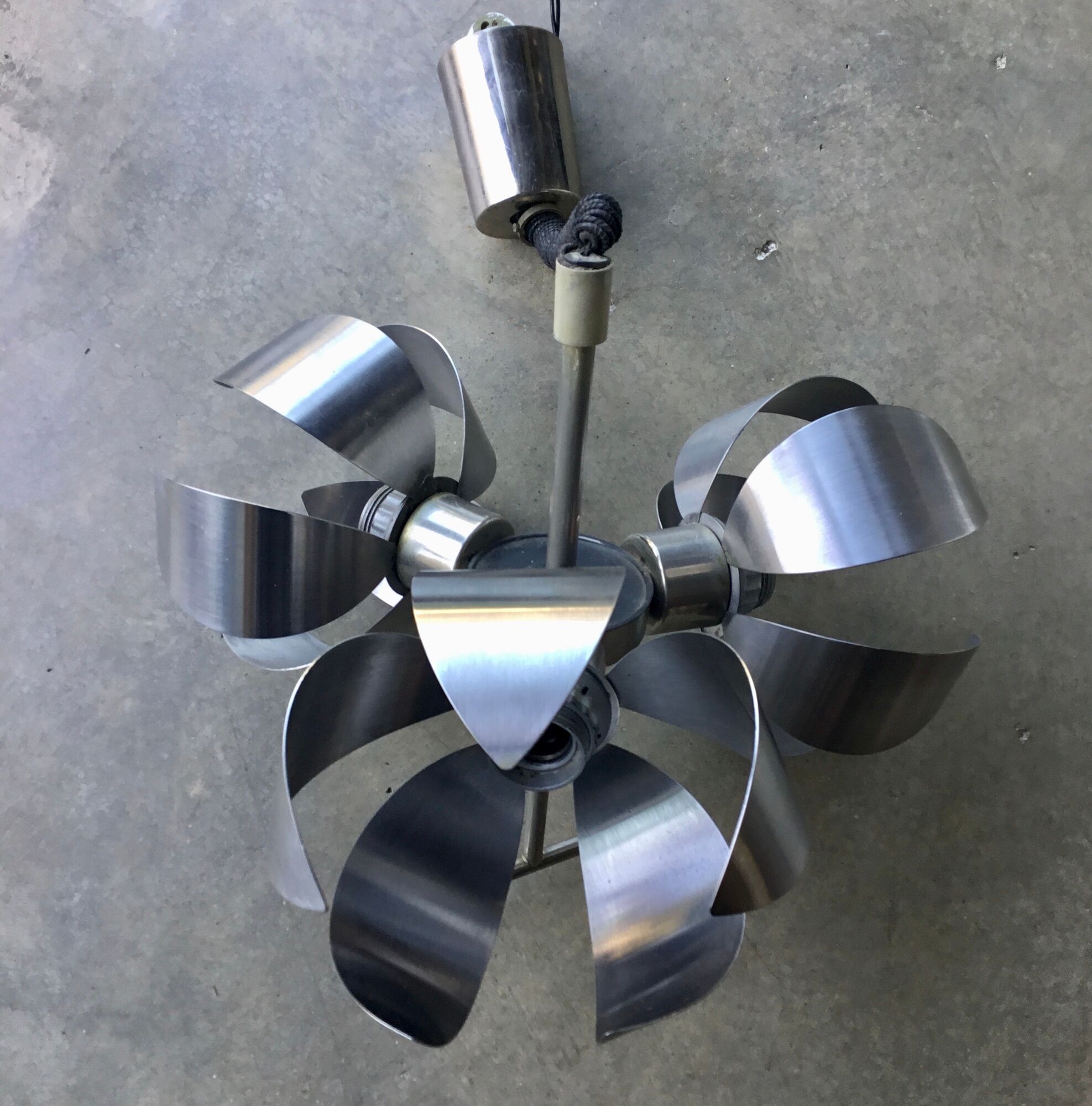 Space-age pendant lamp with 3 stainless steel lights and brushed aluminum adjustable in height - design 1970