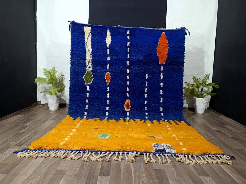 Traditional Berber Moroccan rug 250cm x 150cm