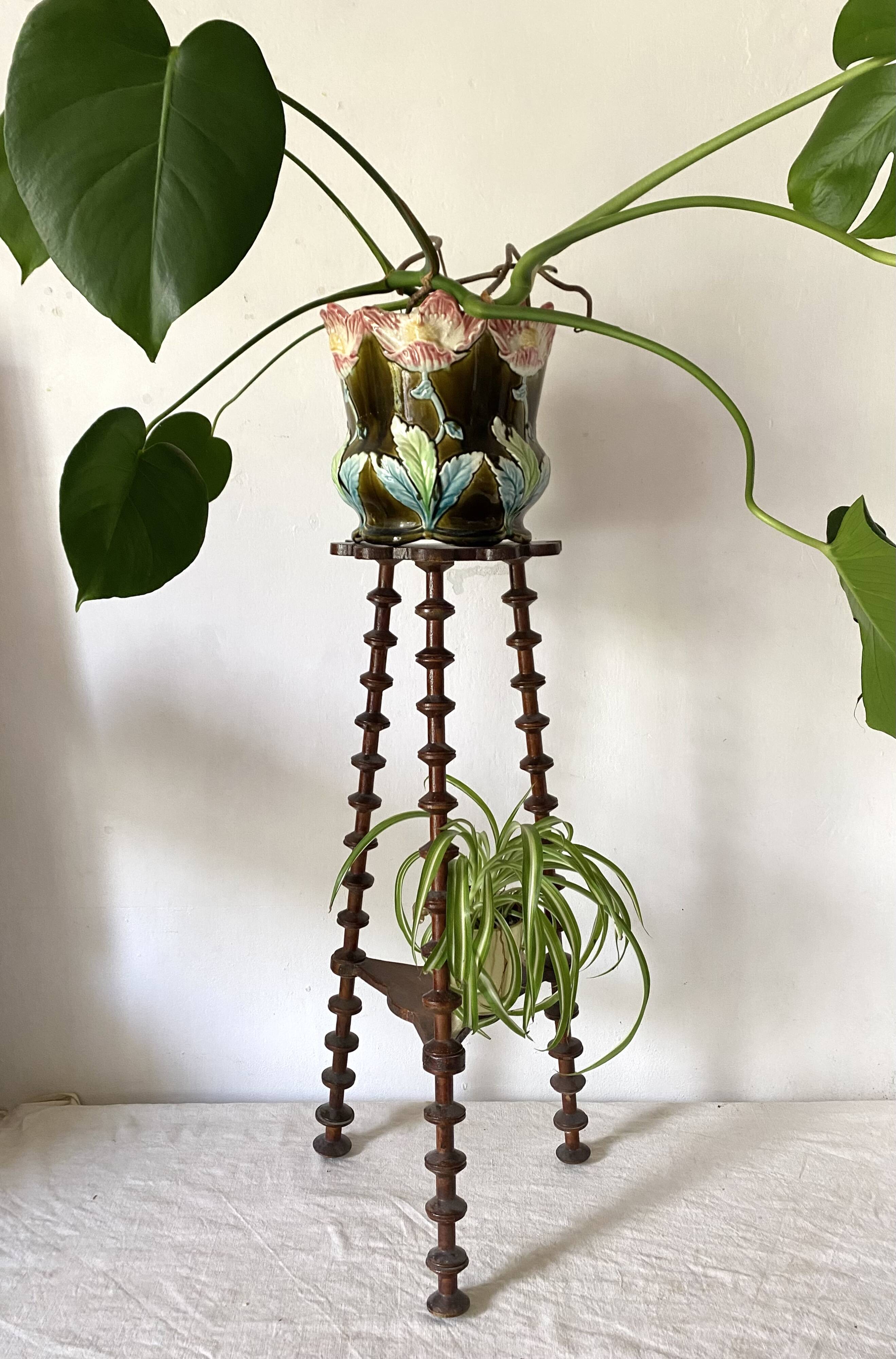 Old stand for reel plant holders 1900