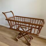 Ancien landeau en bois vintage pour enfant