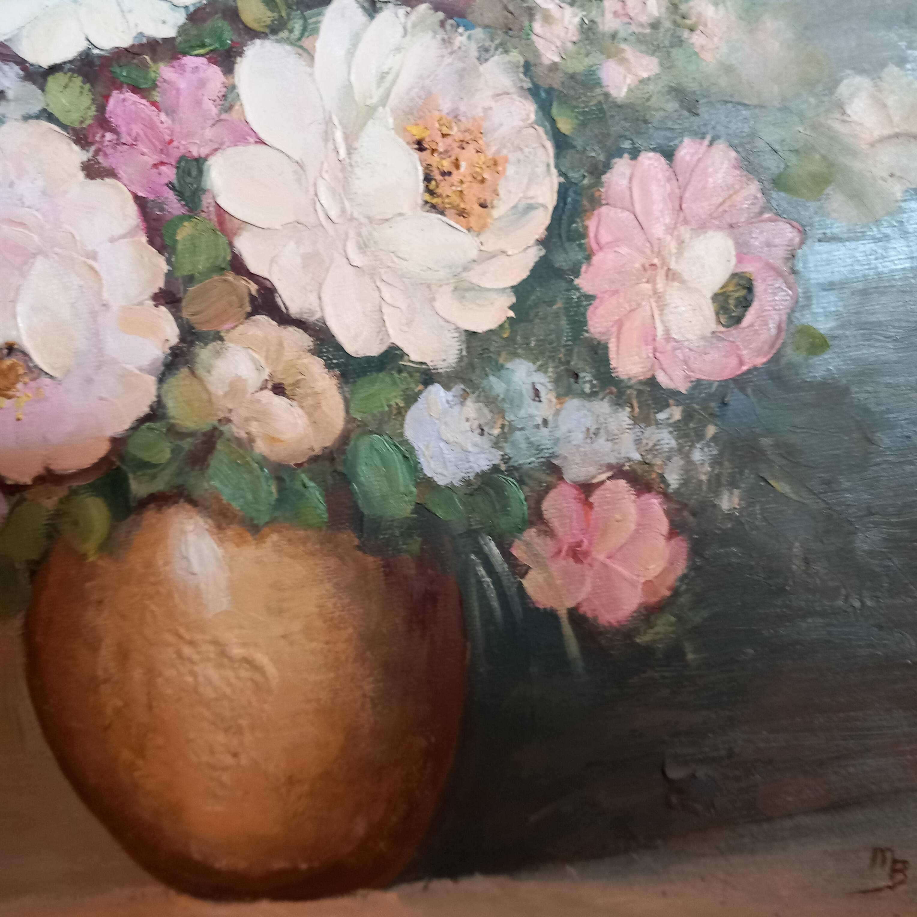 Floral arrangement - Bouquet of roses and anemones