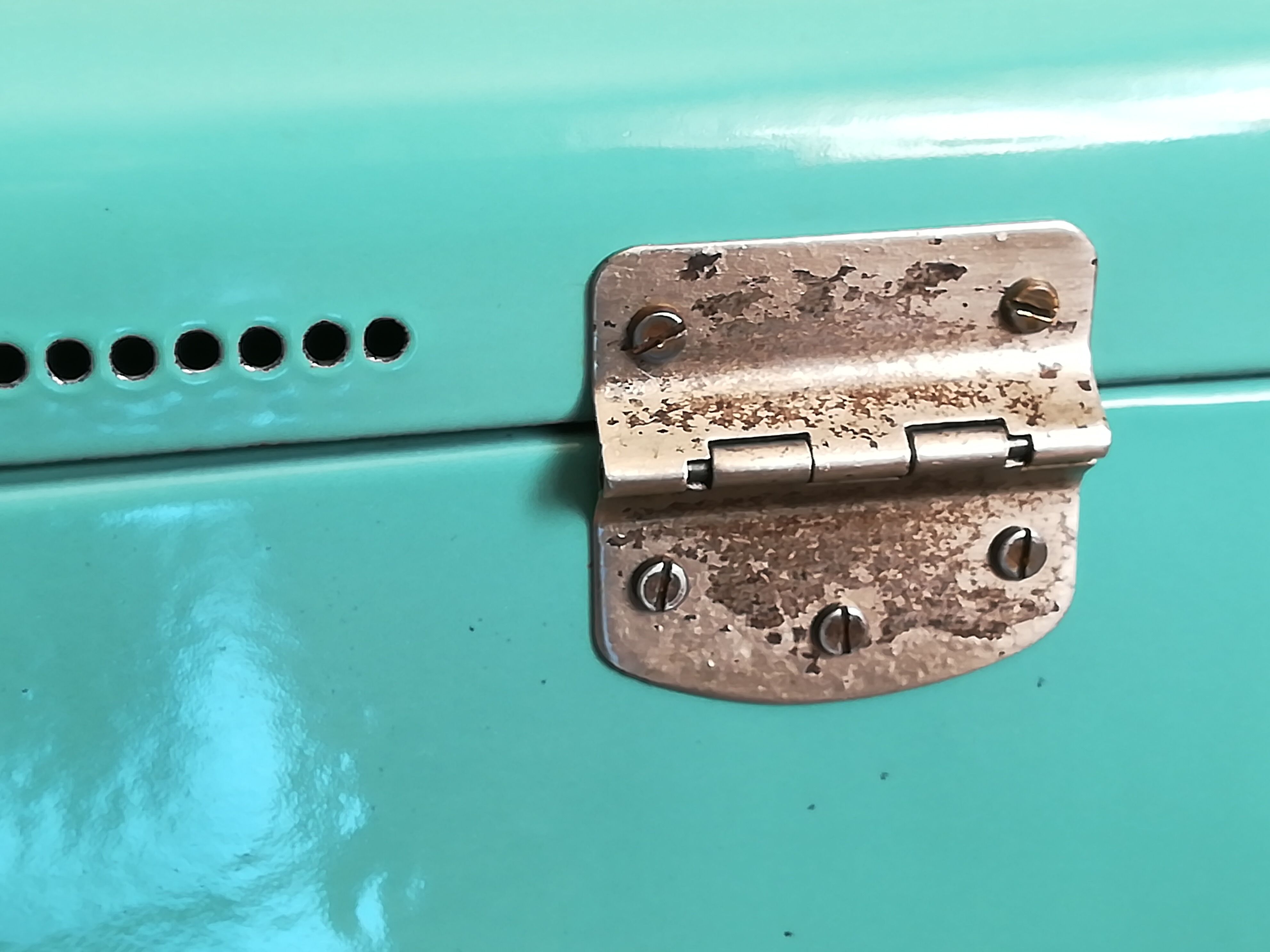 Minth blue enamelled metal box