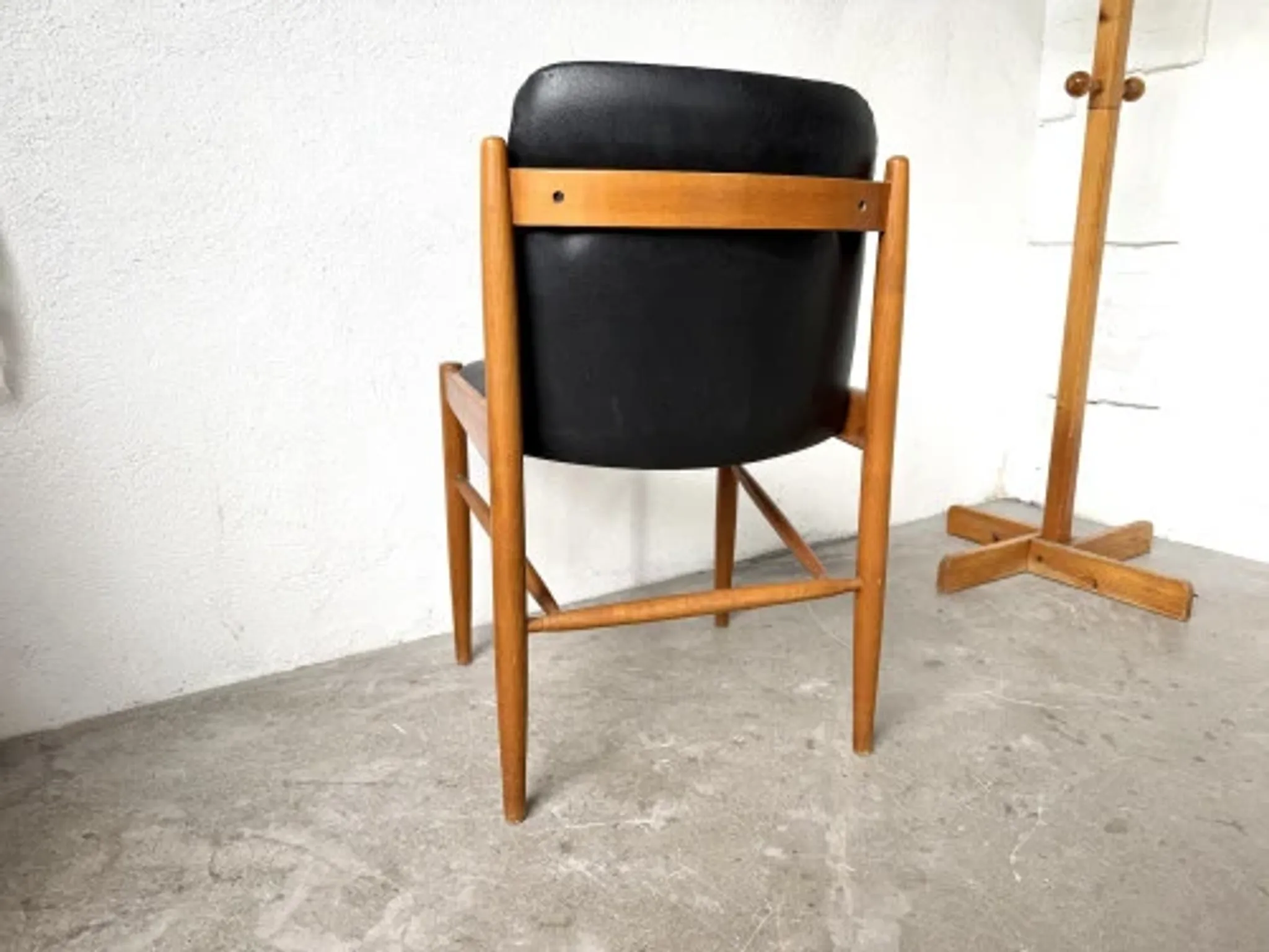 Scandinavian chair in beech and black faux leather, 1960s