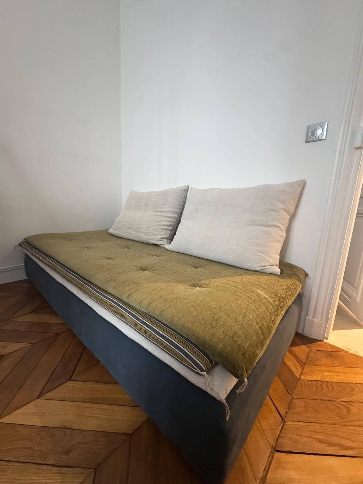 Beige Princess Caravan Sofa