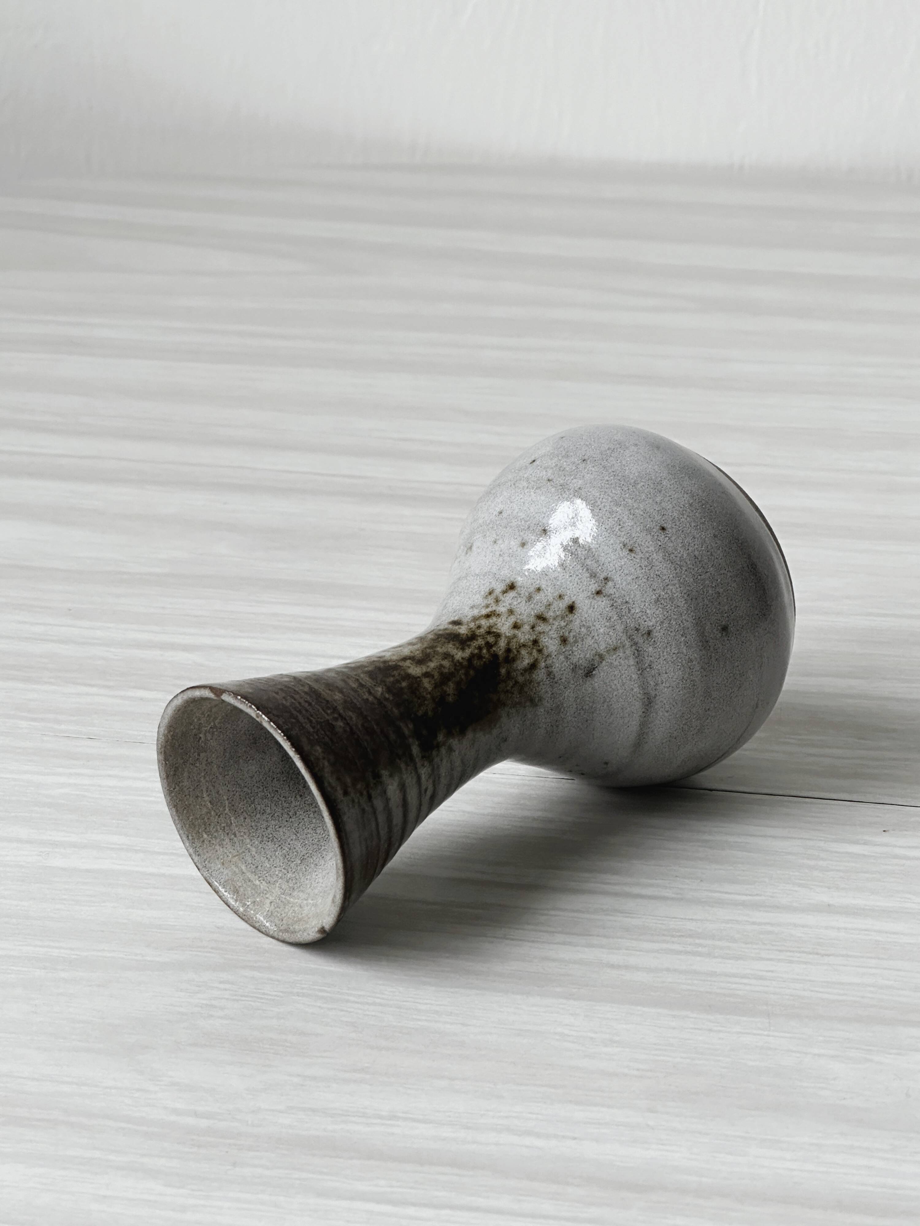 Small soliflore vase in Sandstone from the Loir Sandstone