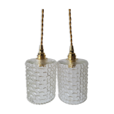 Duo of molded glass suspensions