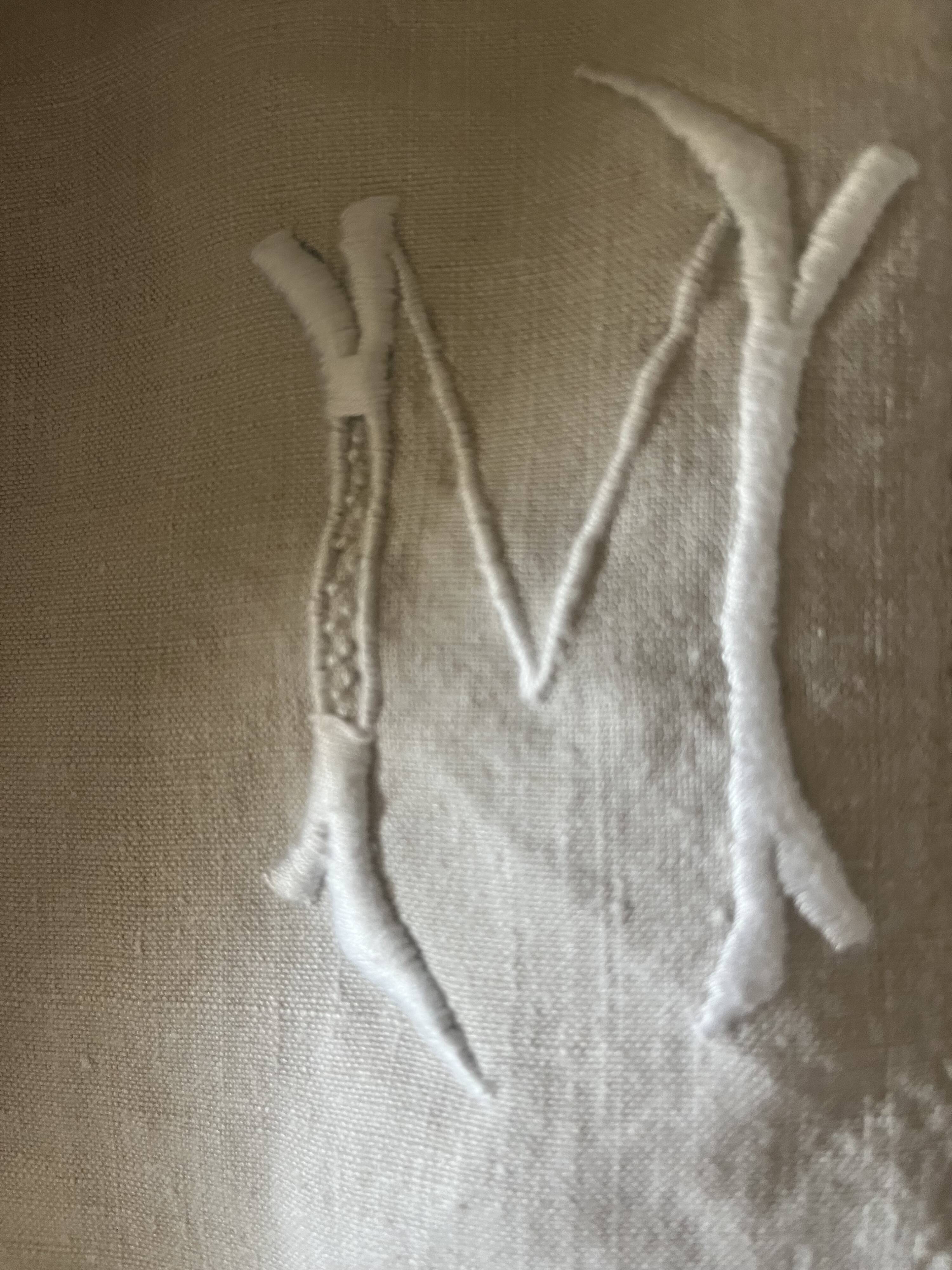 Linge ancien, drap brodé, monogramme MB
