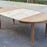 Renovated round Art Deco dining table, extendable, made of solid oak, 213cm.