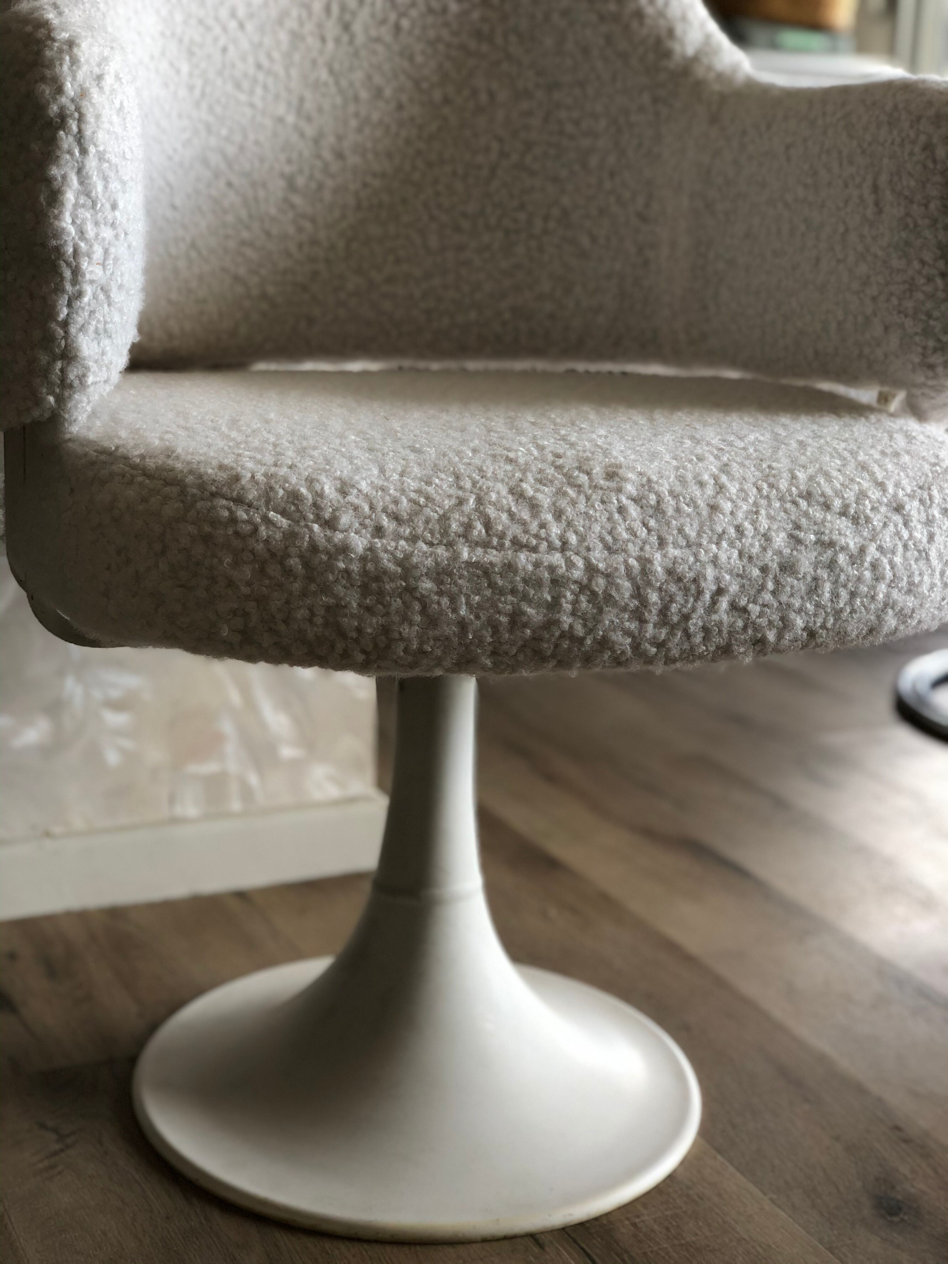 Chair 1970s tulip foot